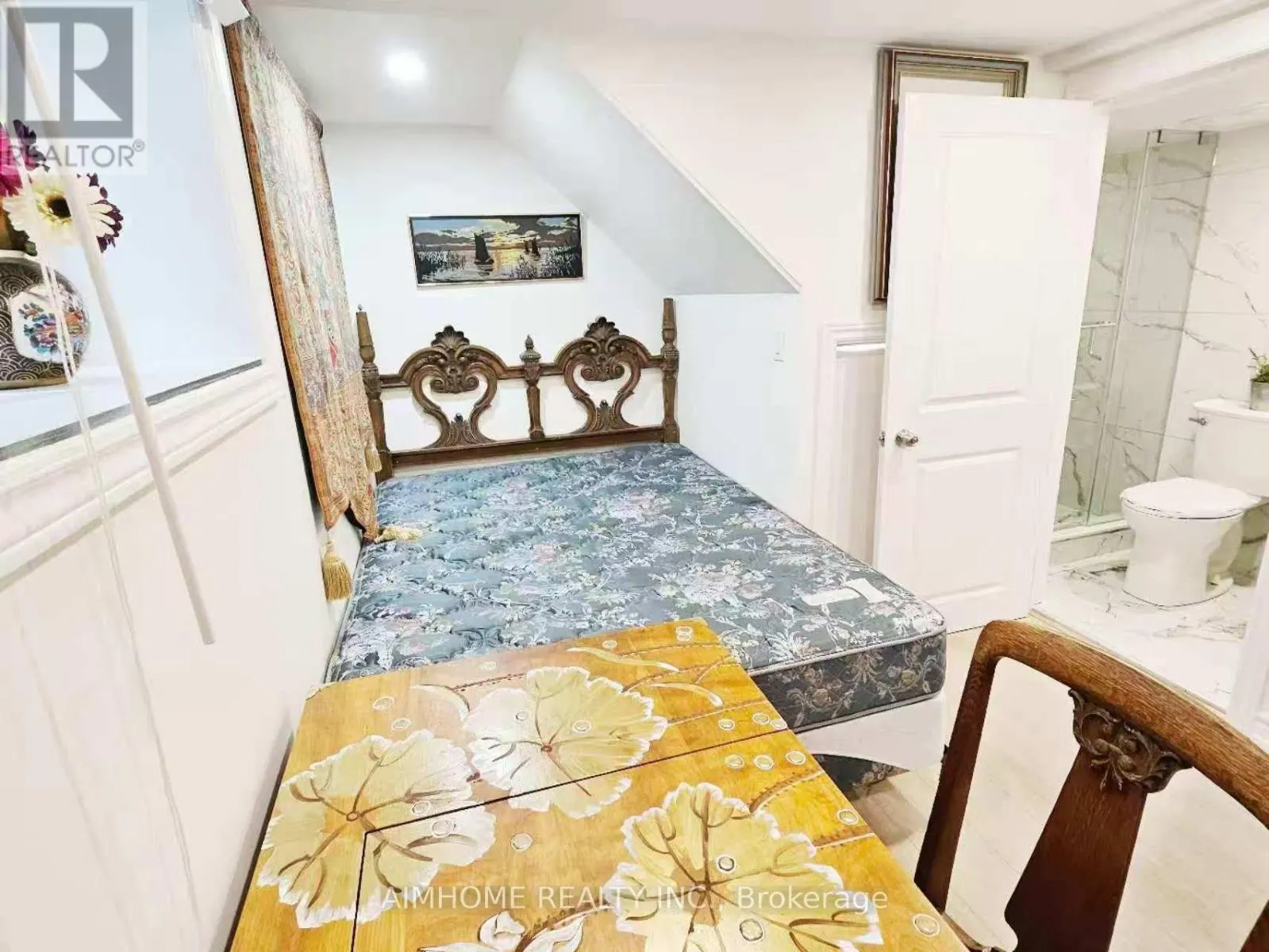 28 CASTLE HARBOUR LANE W