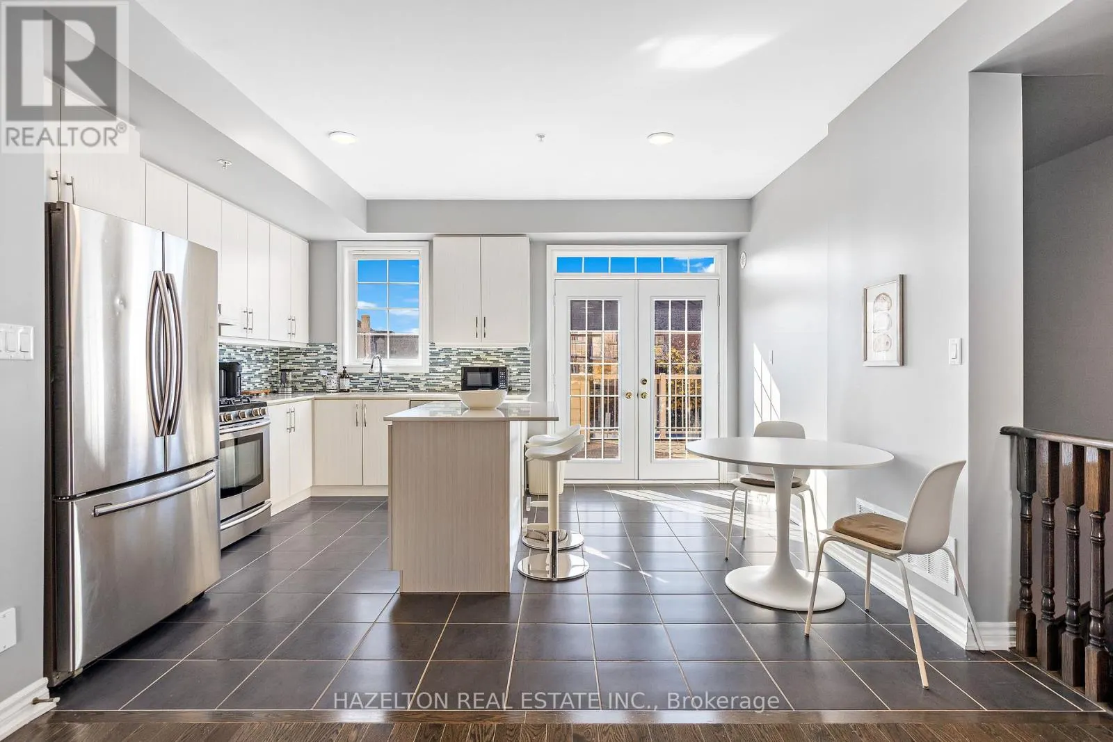 RESIDENTIAL UNIT- BACK - 49 CATHEDRAL HIGH STREET