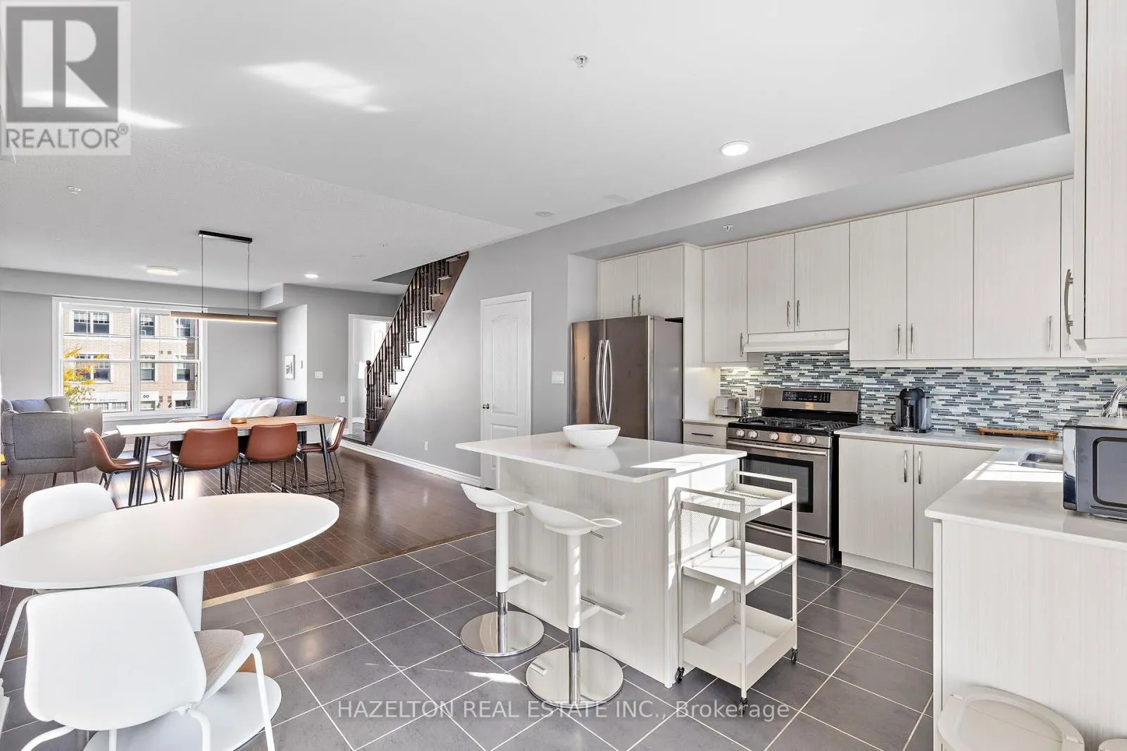 RESIDENTIAL UNIT- BACK - 49 CATHEDRAL HIGH STREET