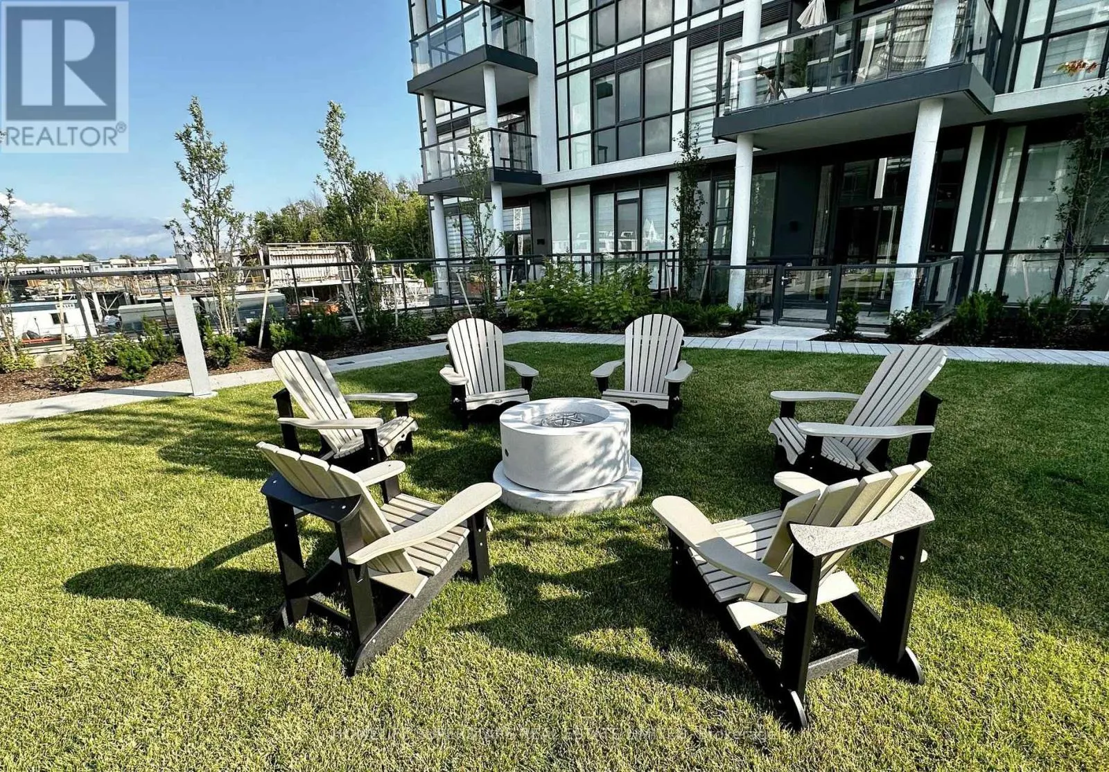 324 - 415 SEA RAY AVENUE