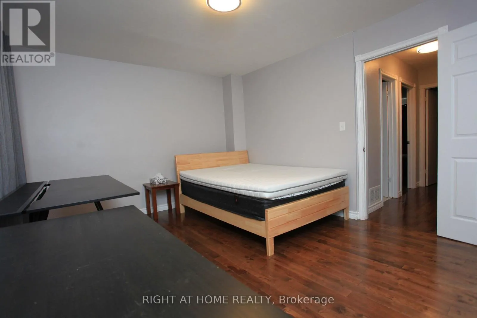 38 - 38 THE CARRIAGE WAY