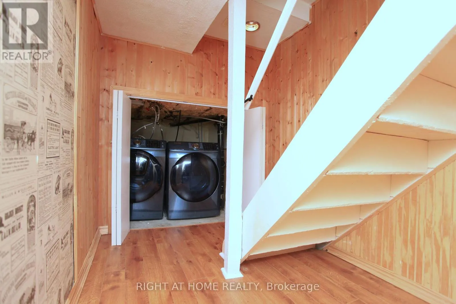 38 - 38 THE CARRIAGE WAY