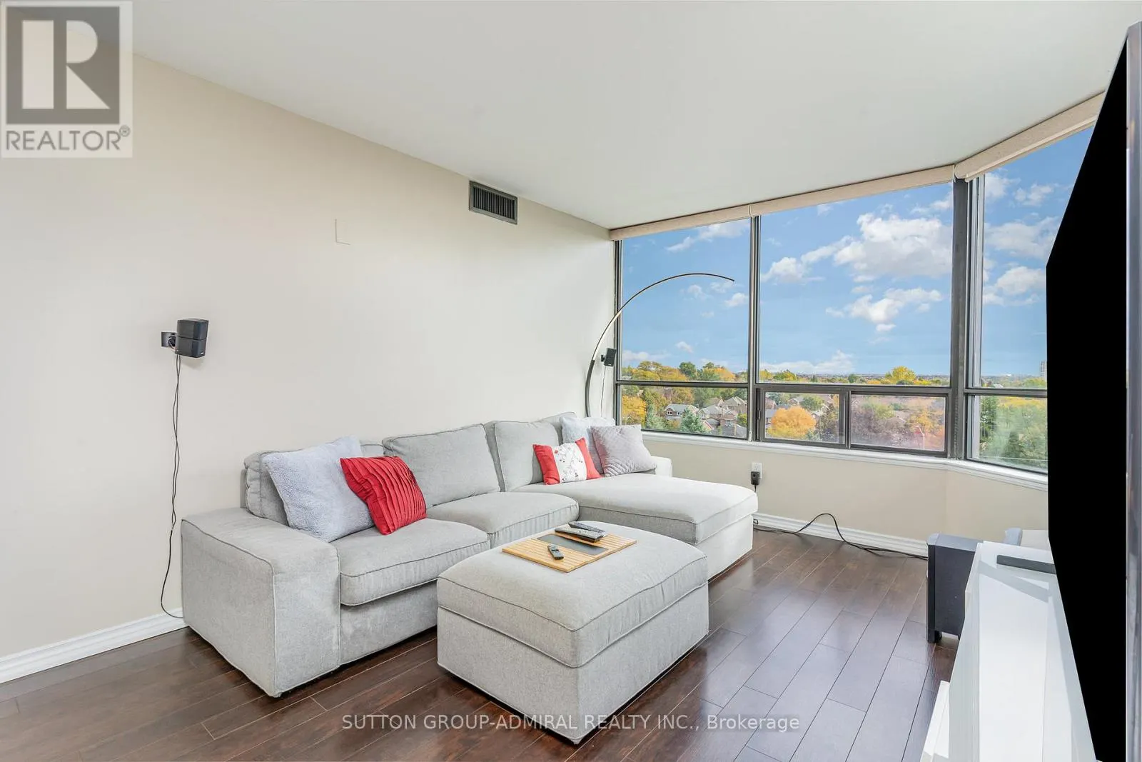 807 - 7440 BATHURST STREET