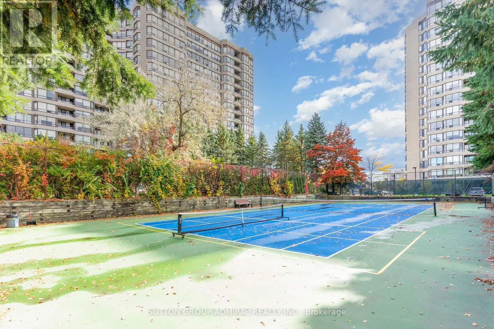 807 - 7440 BATHURST STREET