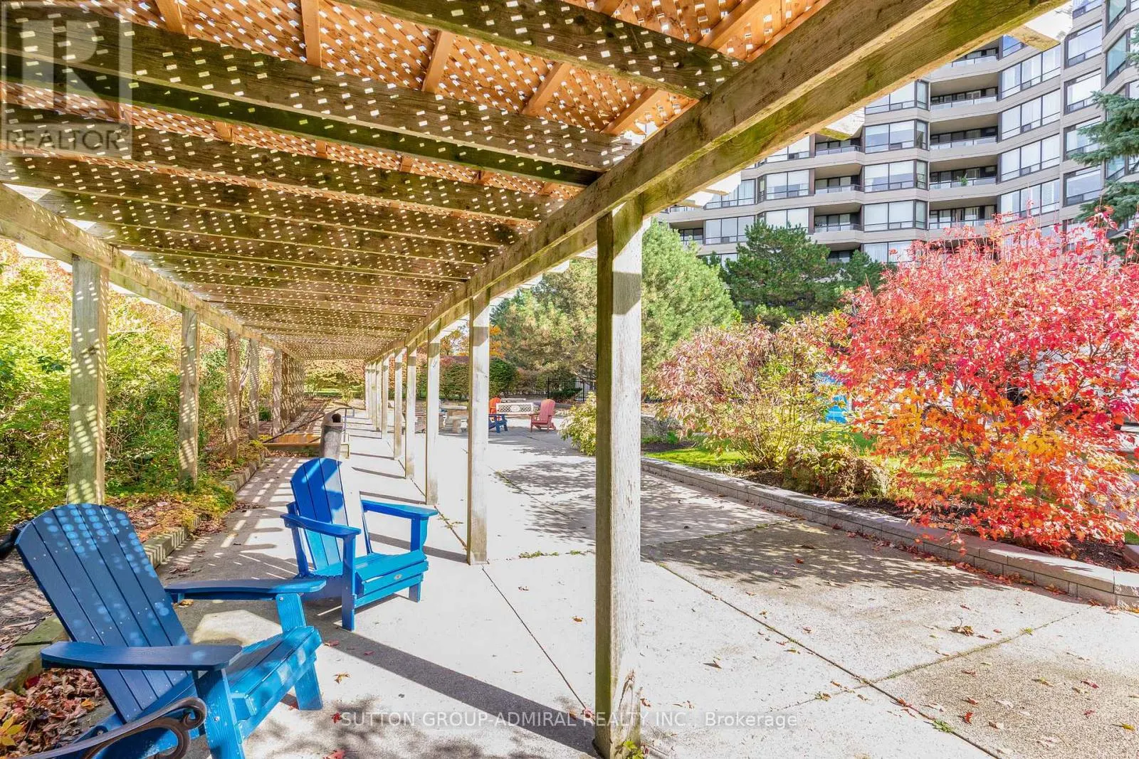 807 - 7440 BATHURST STREET