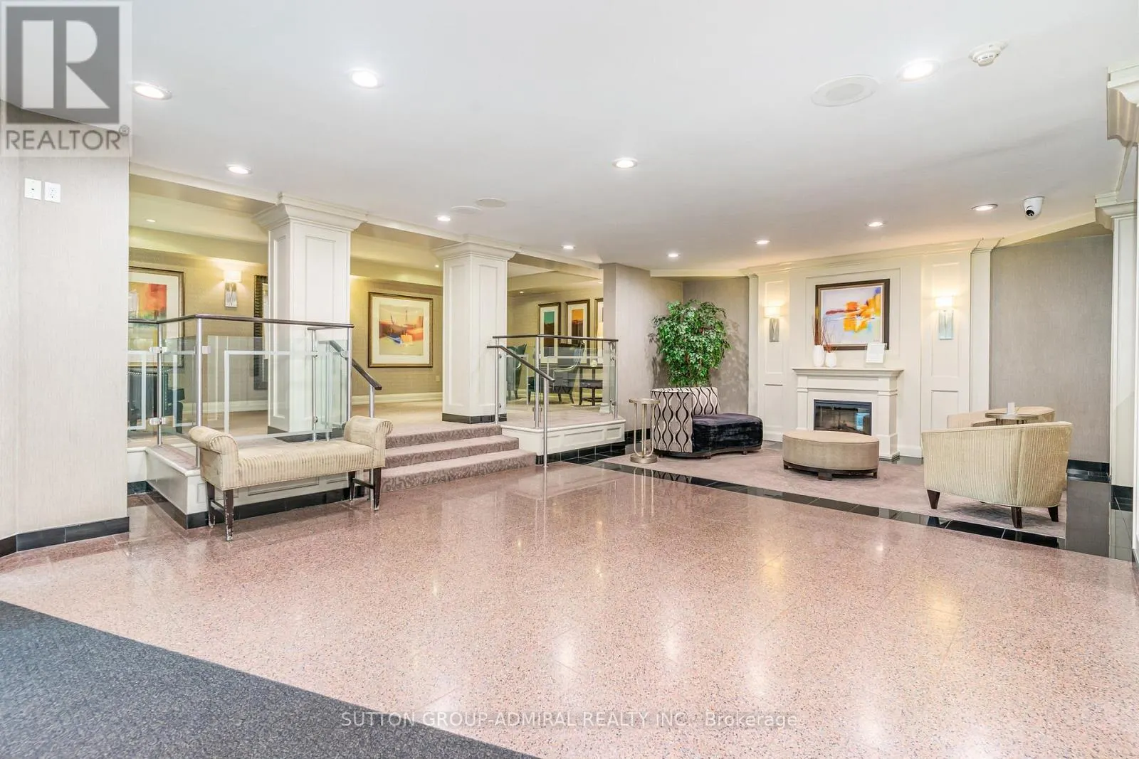 807 - 7440 BATHURST STREET