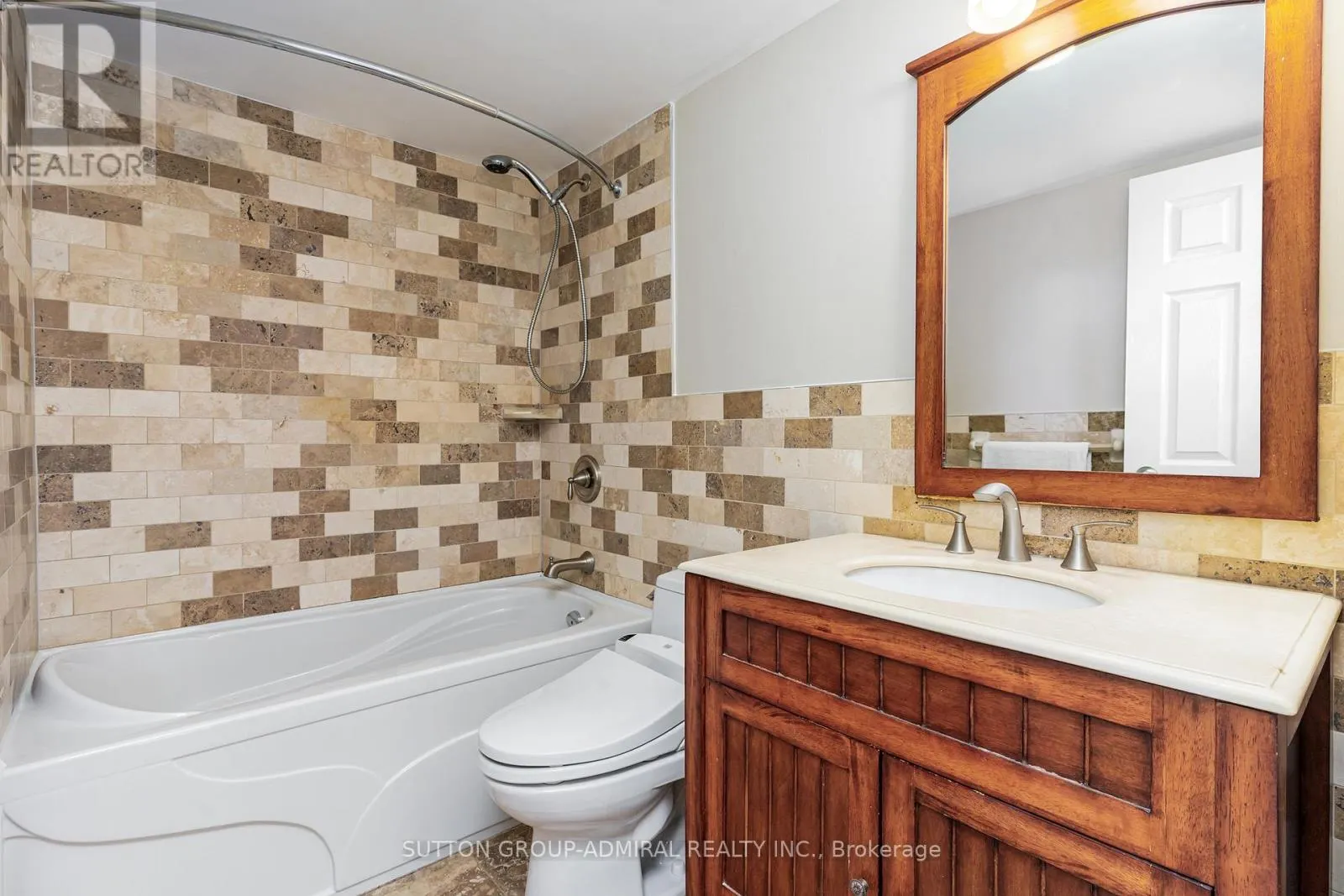 807 - 7440 BATHURST STREET