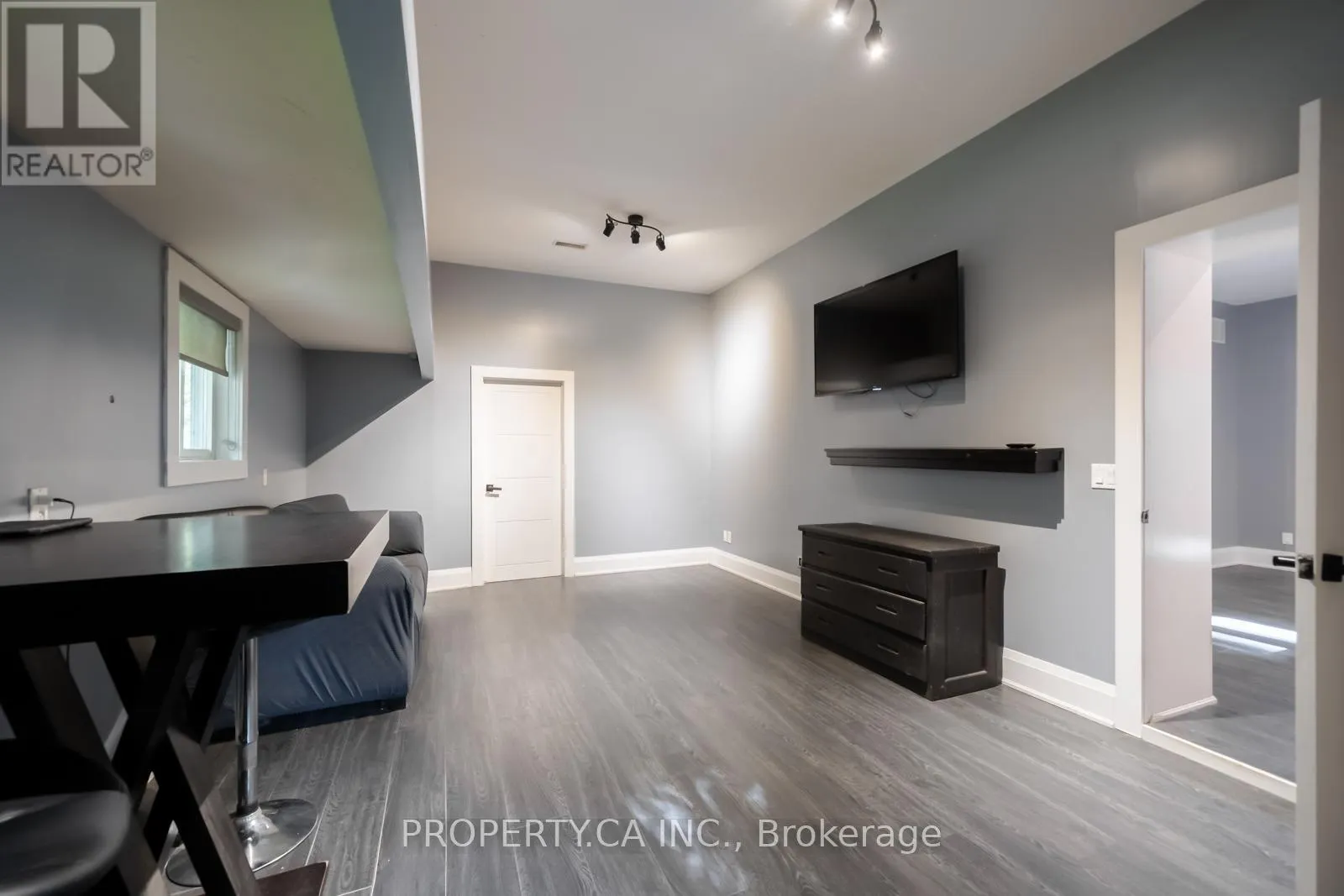 176 PLEASANT BOULEVARD