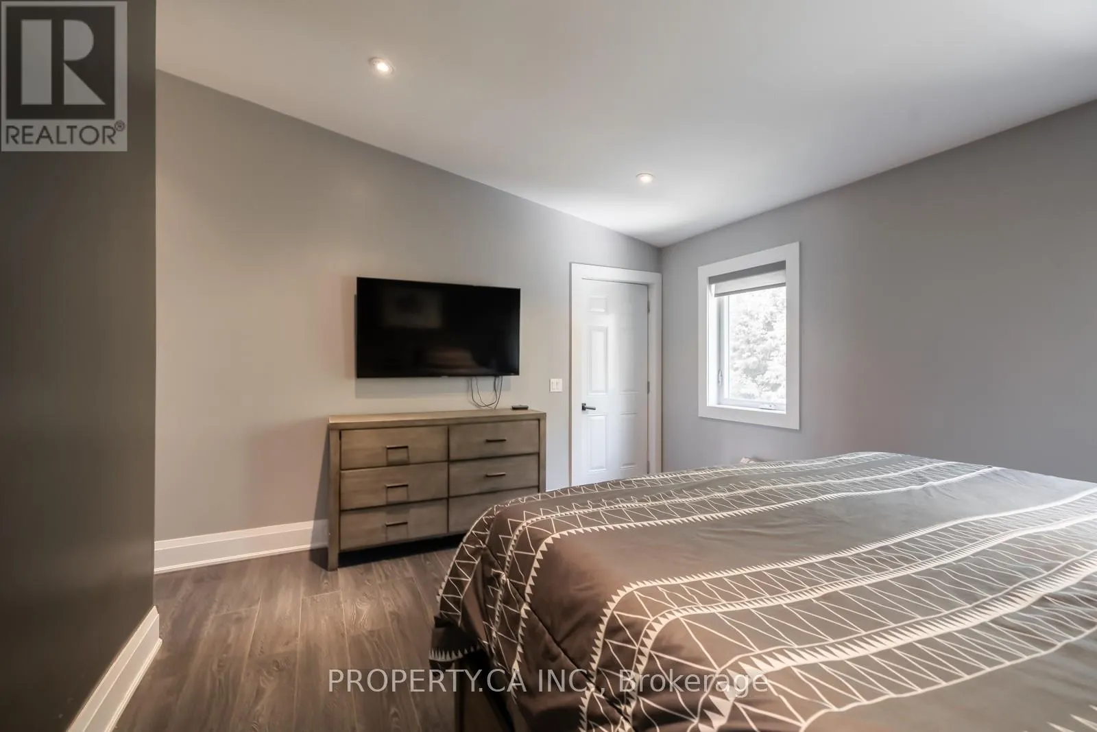 176 PLEASANT BOULEVARD