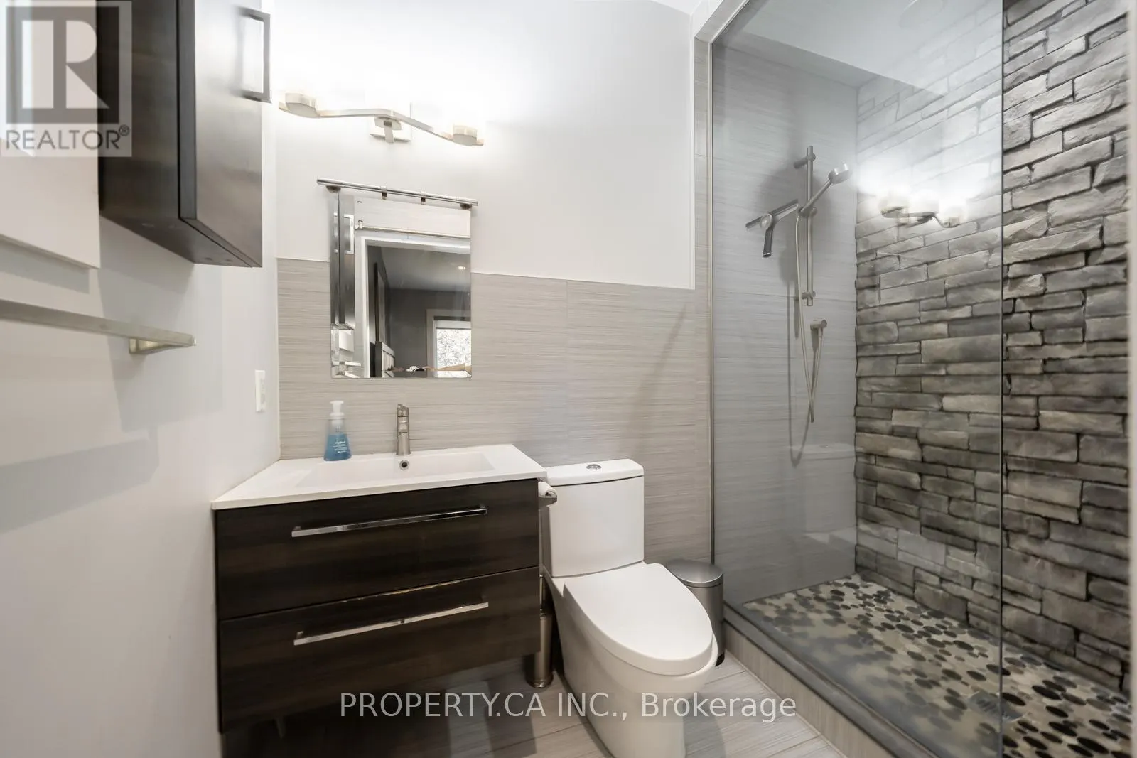 176 PLEASANT BOULEVARD