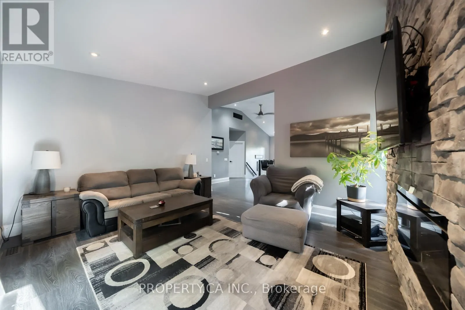 176 PLEASANT BOULEVARD