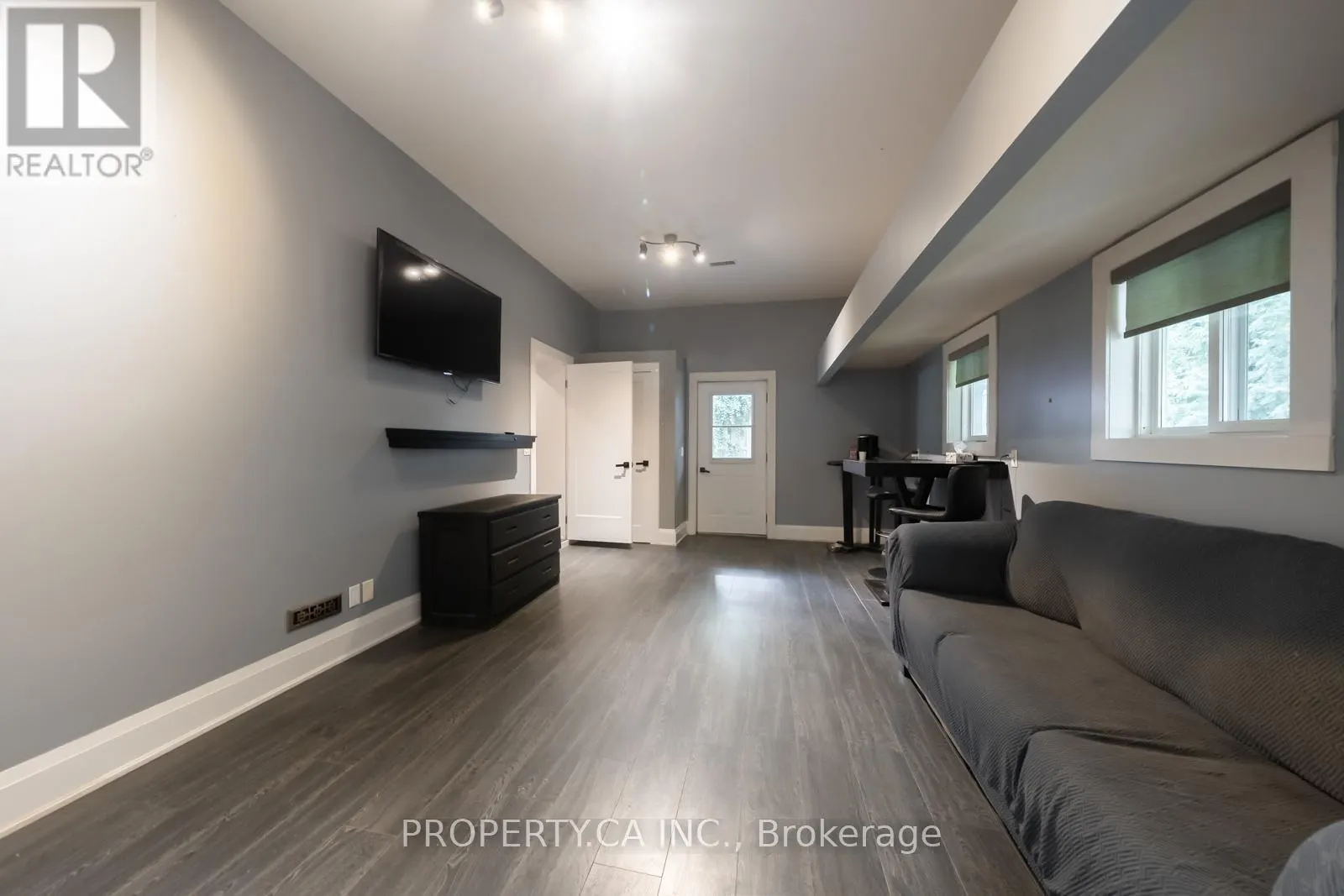 176 PLEASANT BOULEVARD