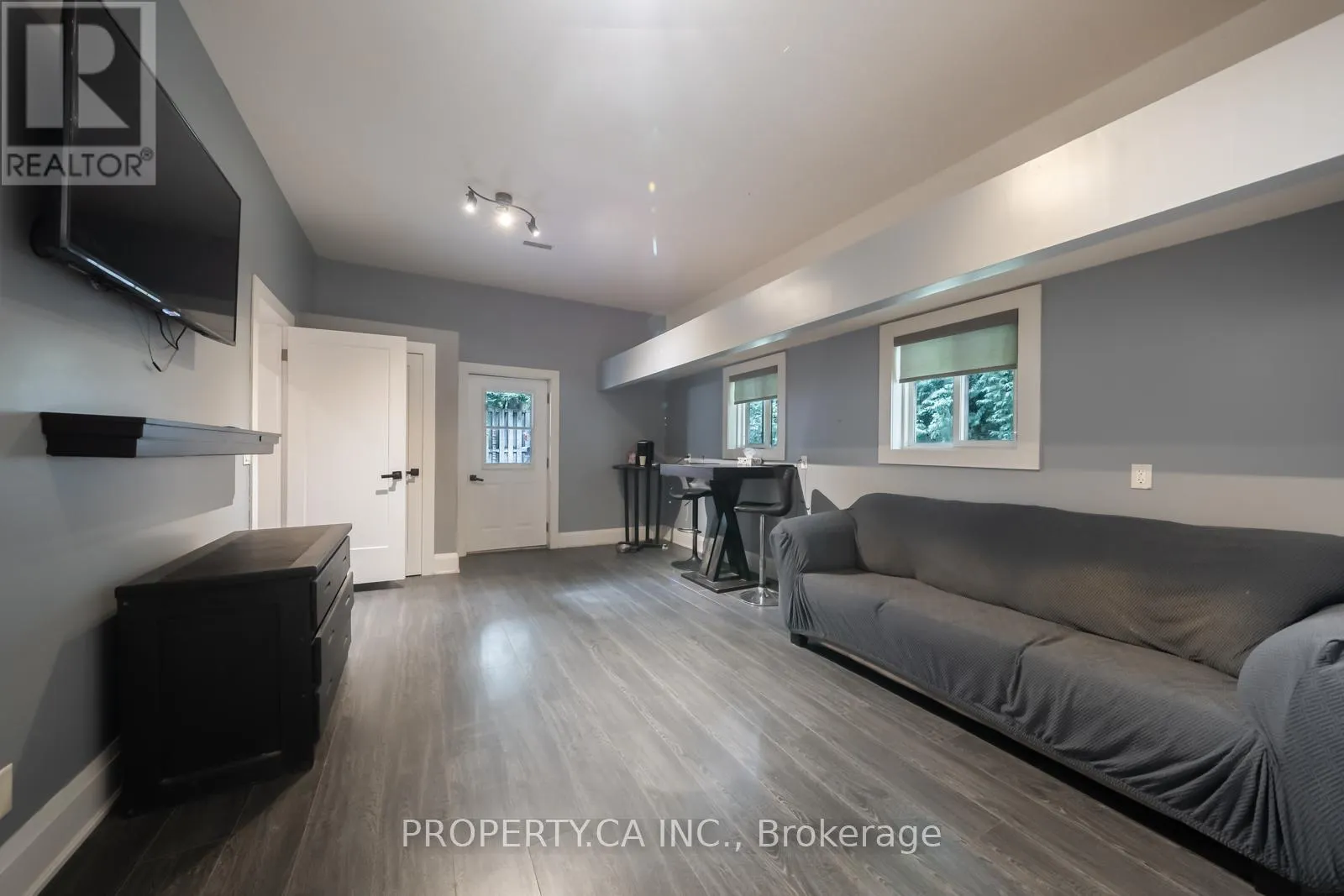 176 PLEASANT BOULEVARD