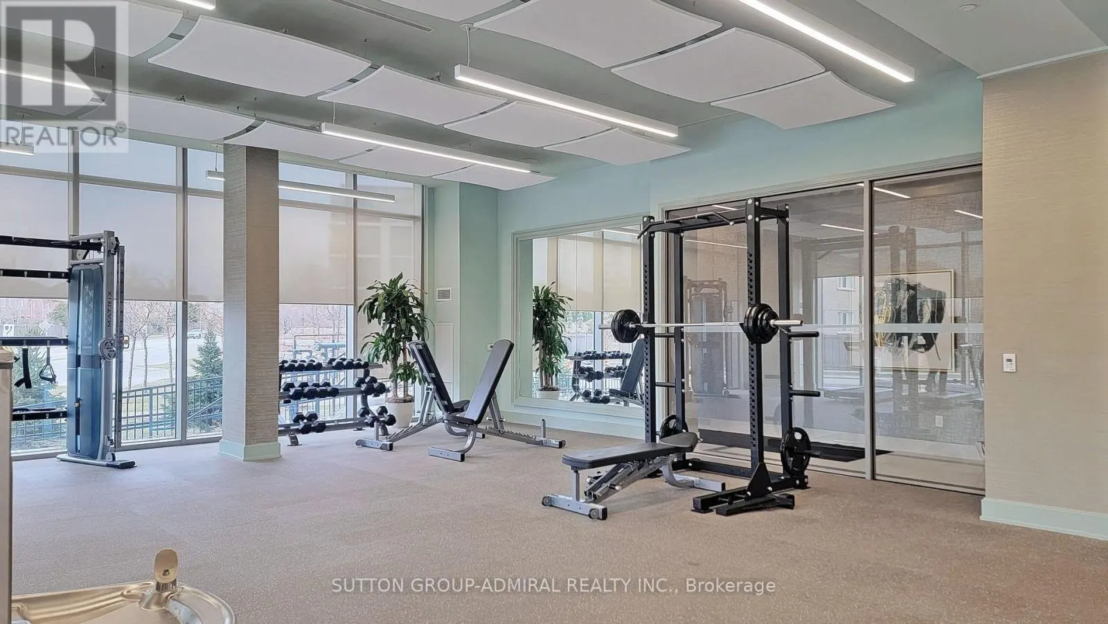 716 - 10 GATINEAU DRIVE