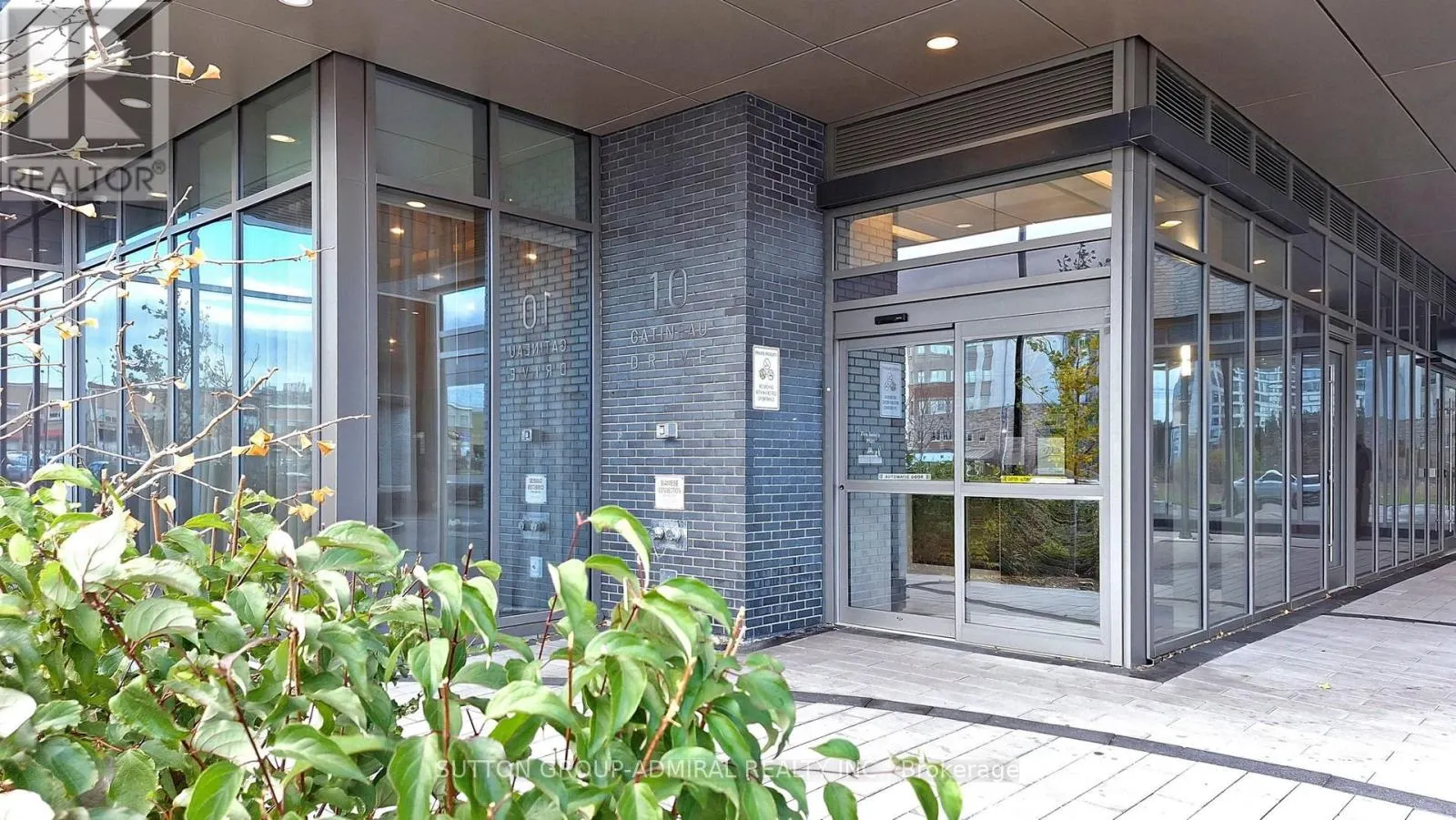 716 - 10 GATINEAU DRIVE