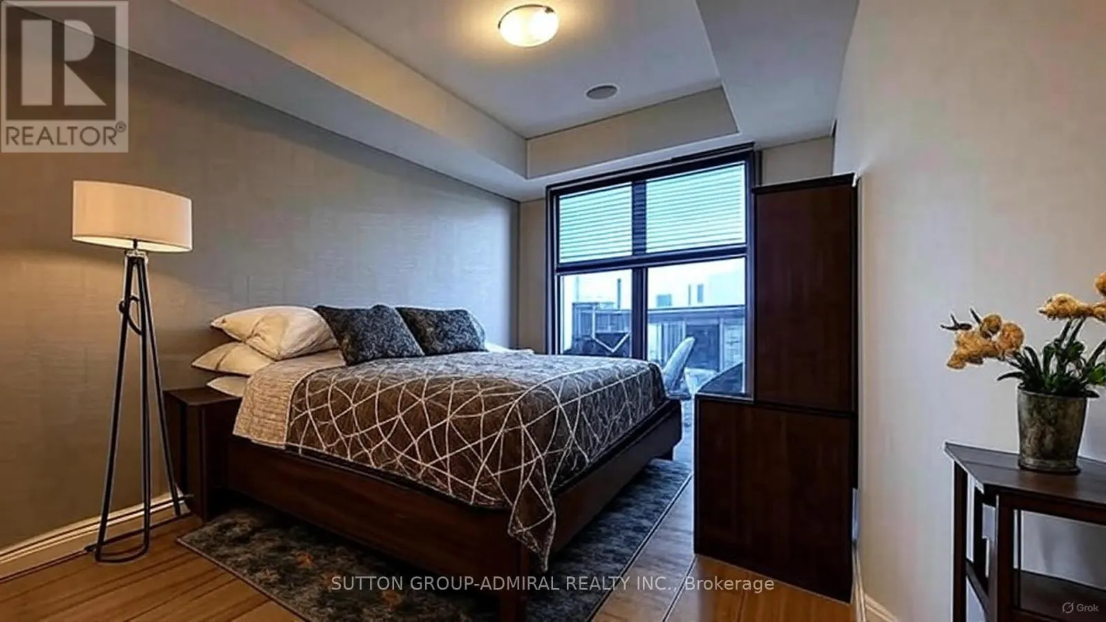 716 - 10 GATINEAU DRIVE