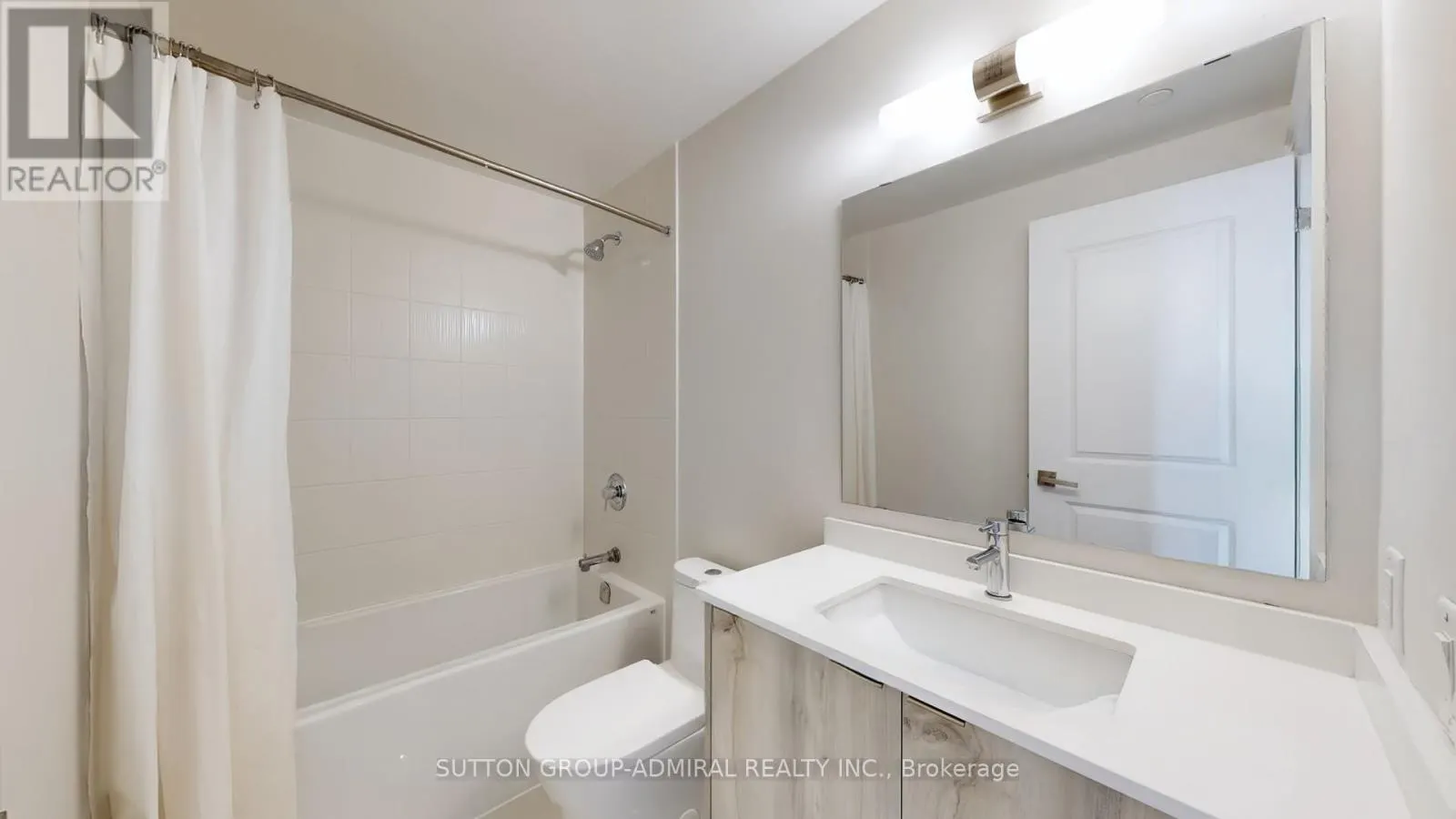 716 - 10 GATINEAU DRIVE