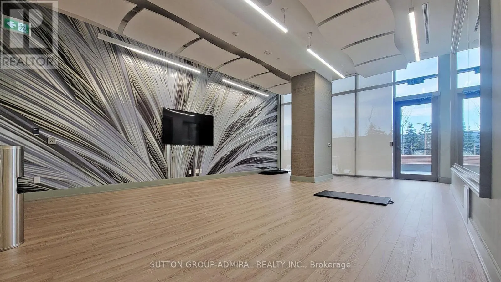 716 - 10 GATINEAU DRIVE