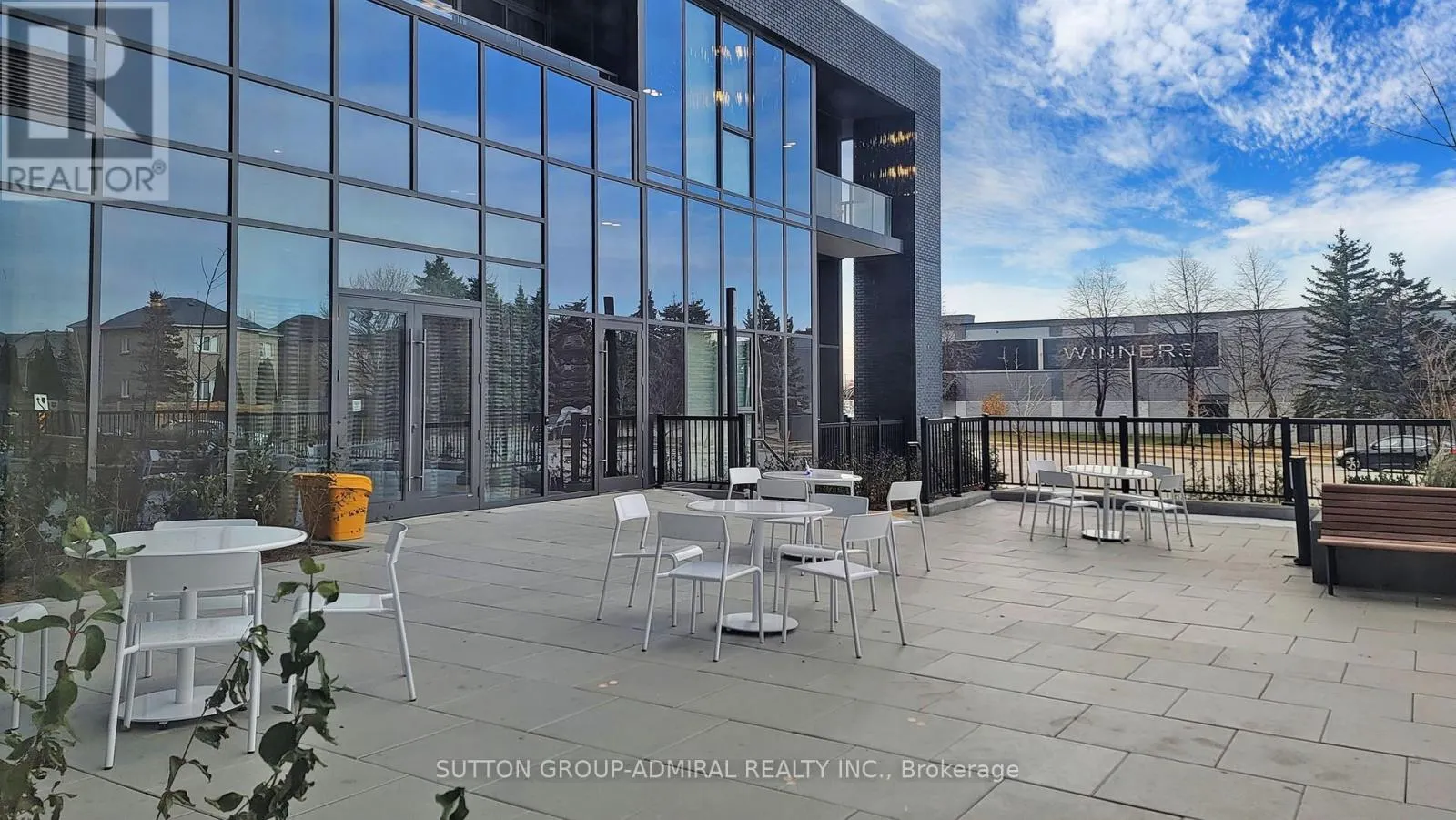 716 - 10 GATINEAU DRIVE