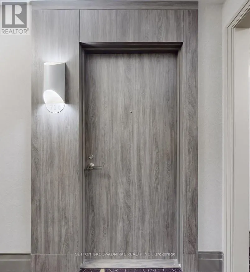 716 - 10 GATINEAU DRIVE