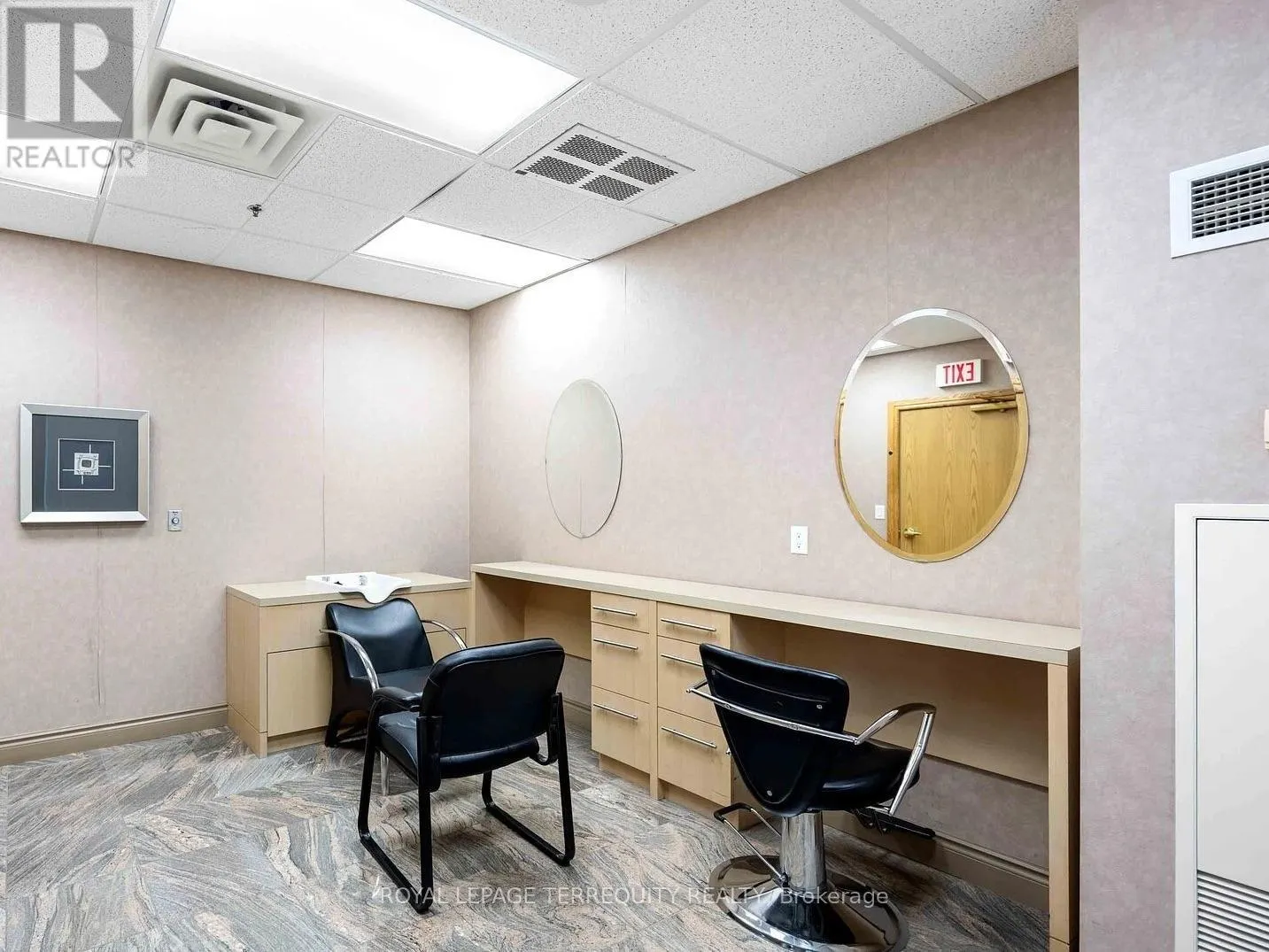 812 - 185 ONEIDA CRESCENT