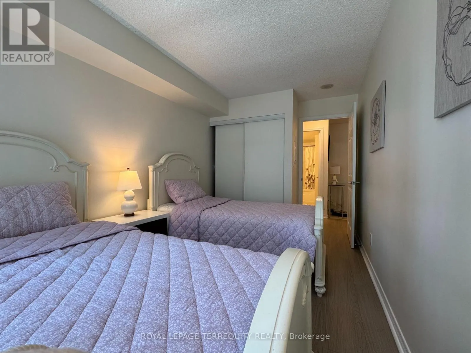 812 - 185 ONEIDA CRESCENT