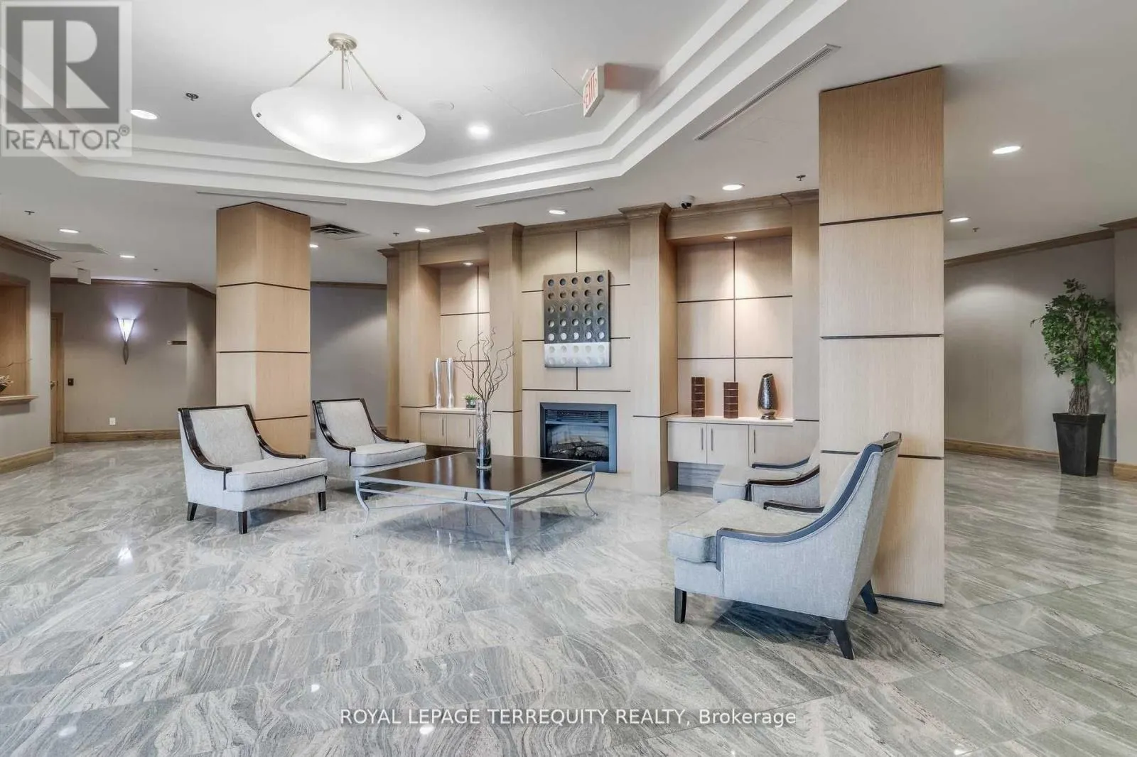 812 - 185 ONEIDA CRESCENT