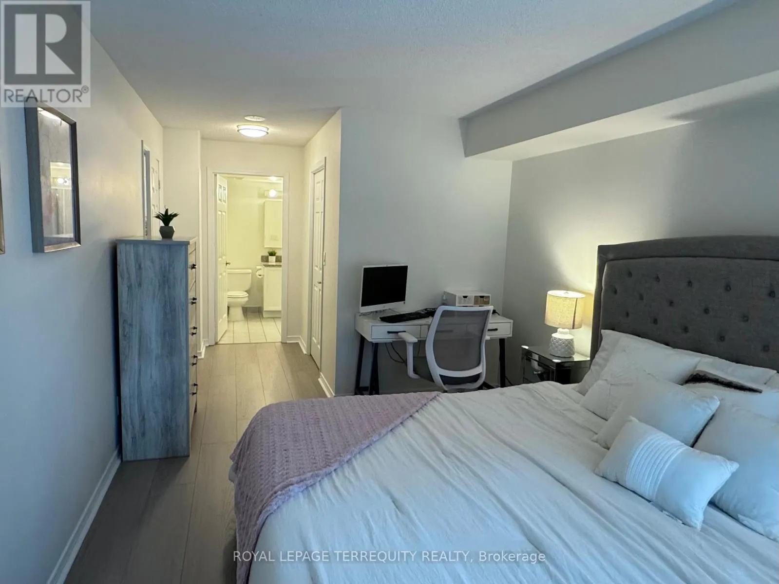 812 - 185 ONEIDA CRESCENT