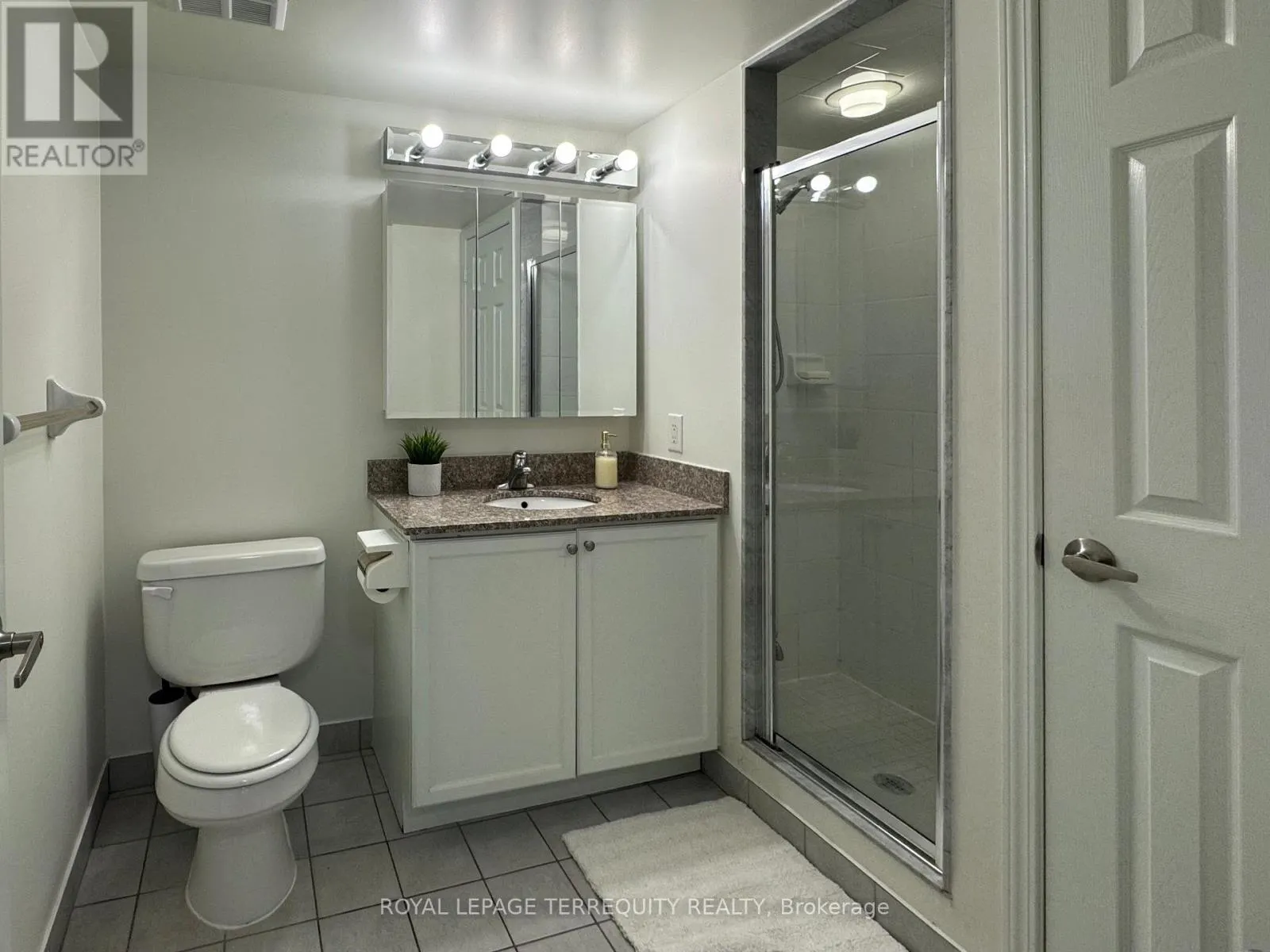 812 - 185 ONEIDA CRESCENT