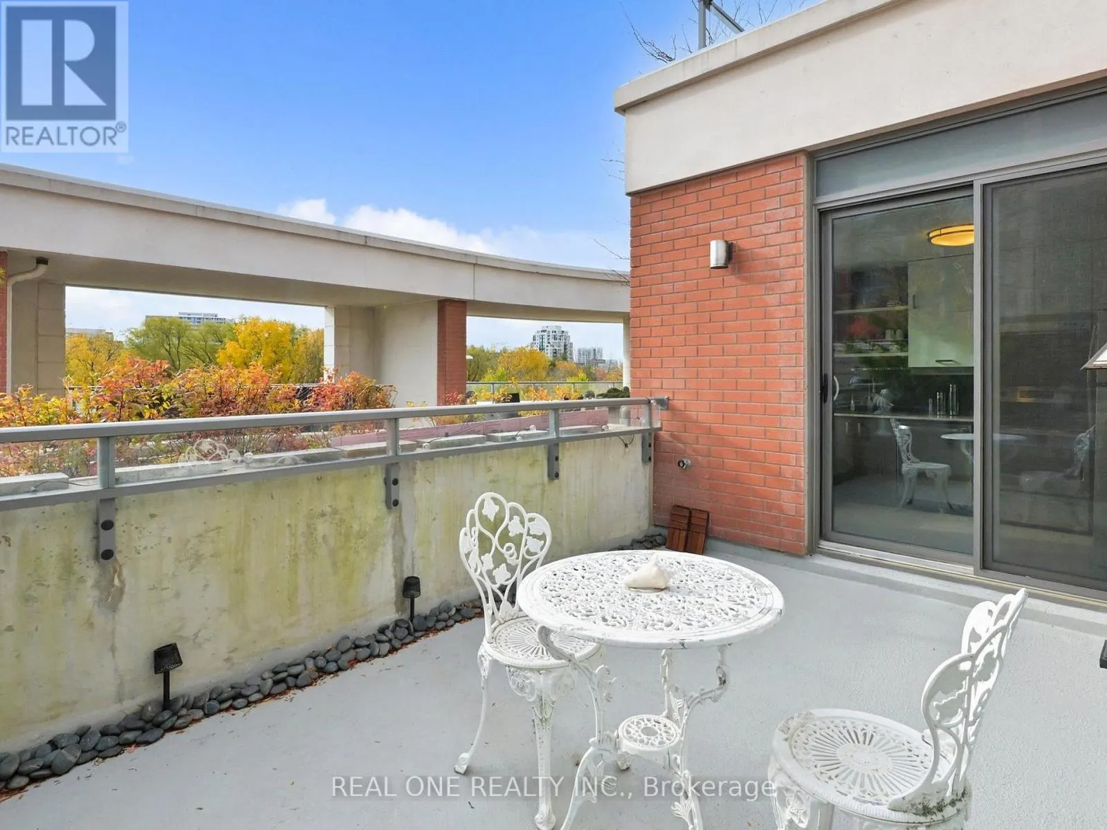 #306 - 1 UPTOWN DRIVE