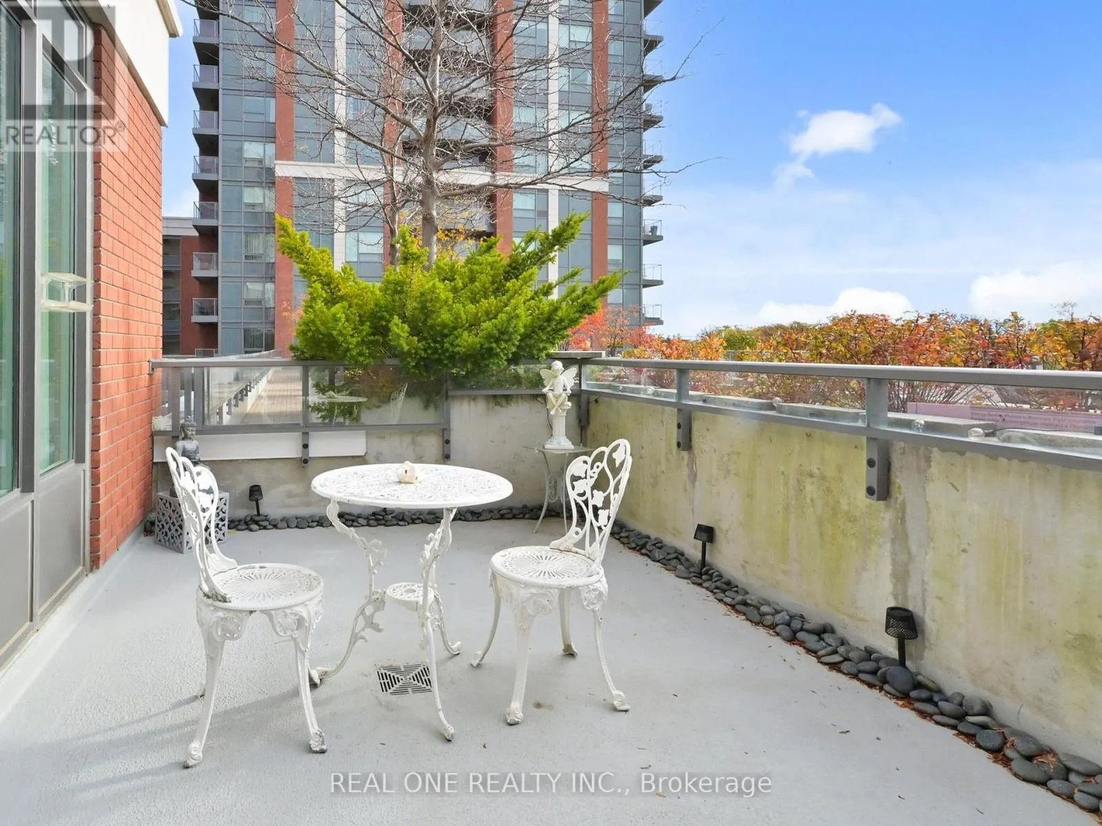 #306 - 1 UPTOWN DRIVE