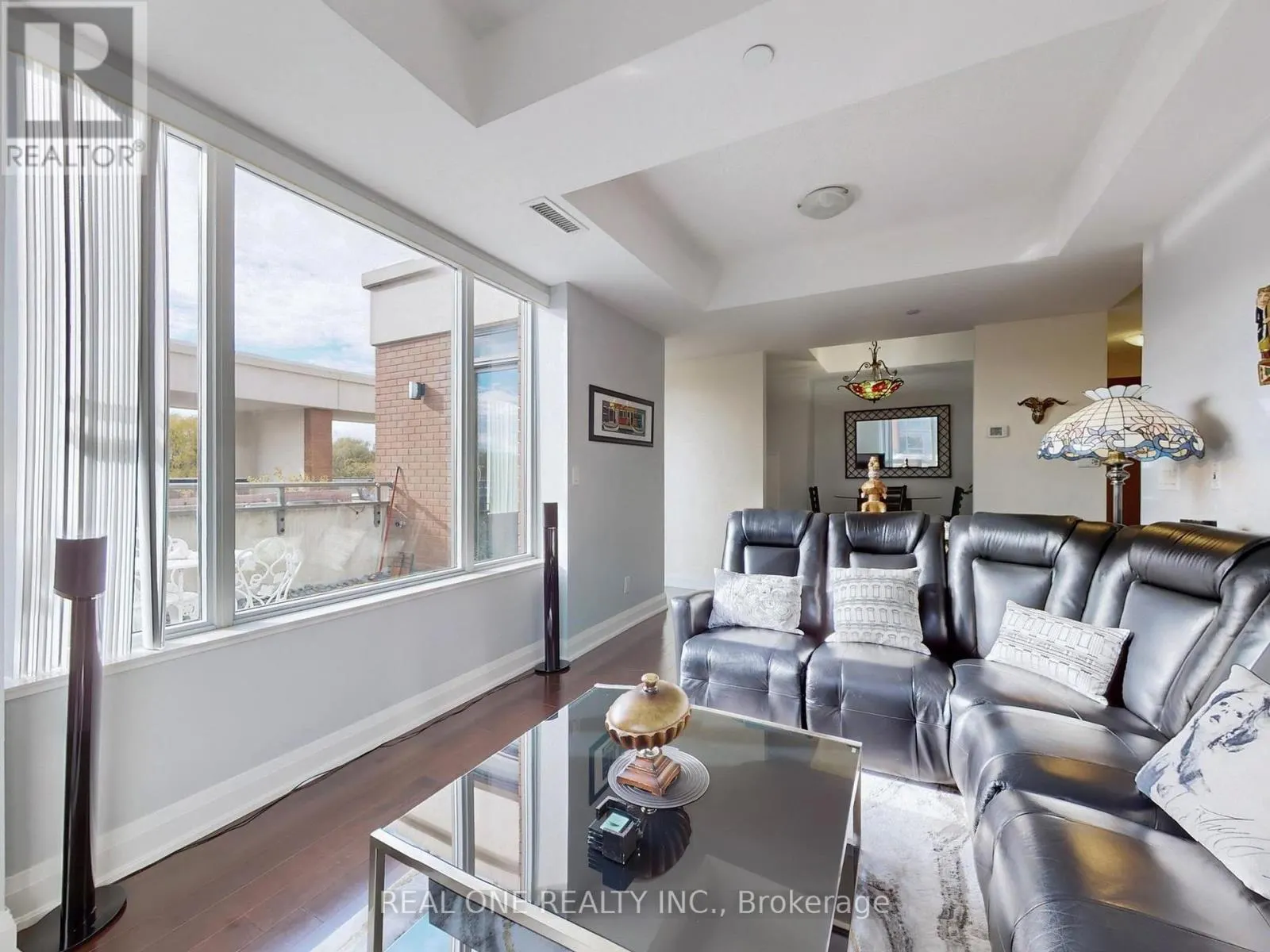 #306 - 1 UPTOWN DRIVE