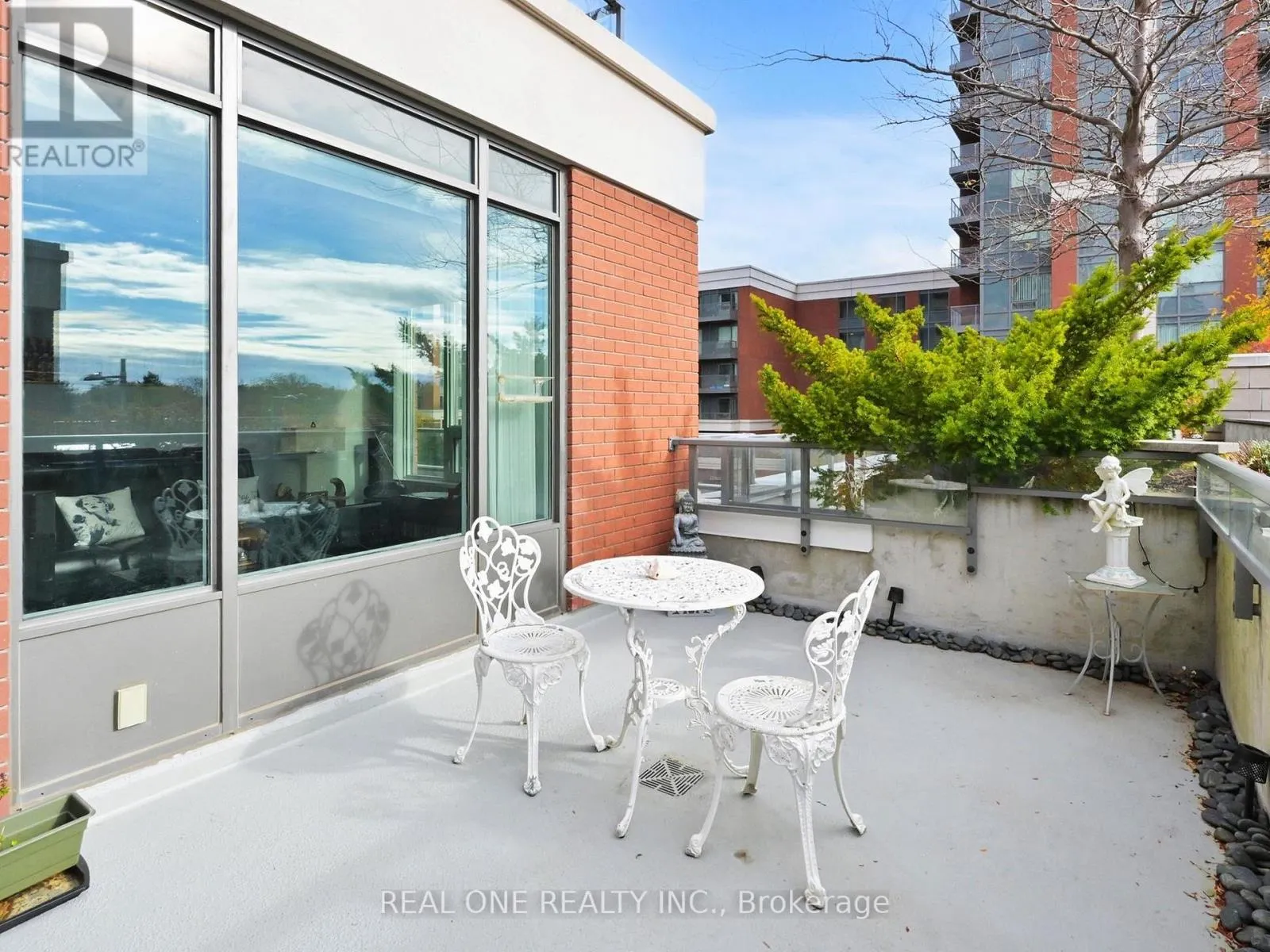 #306 - 1 UPTOWN DRIVE