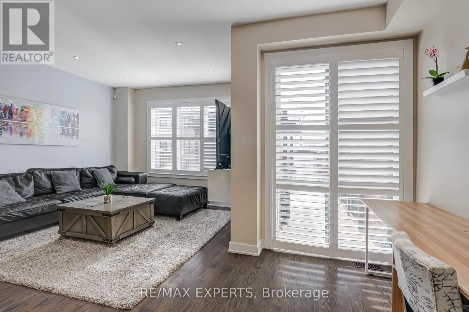 10 HELLIWELL CRESCENT