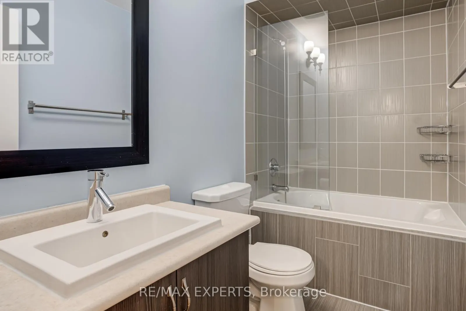 10 HELLIWELL CRESCENT