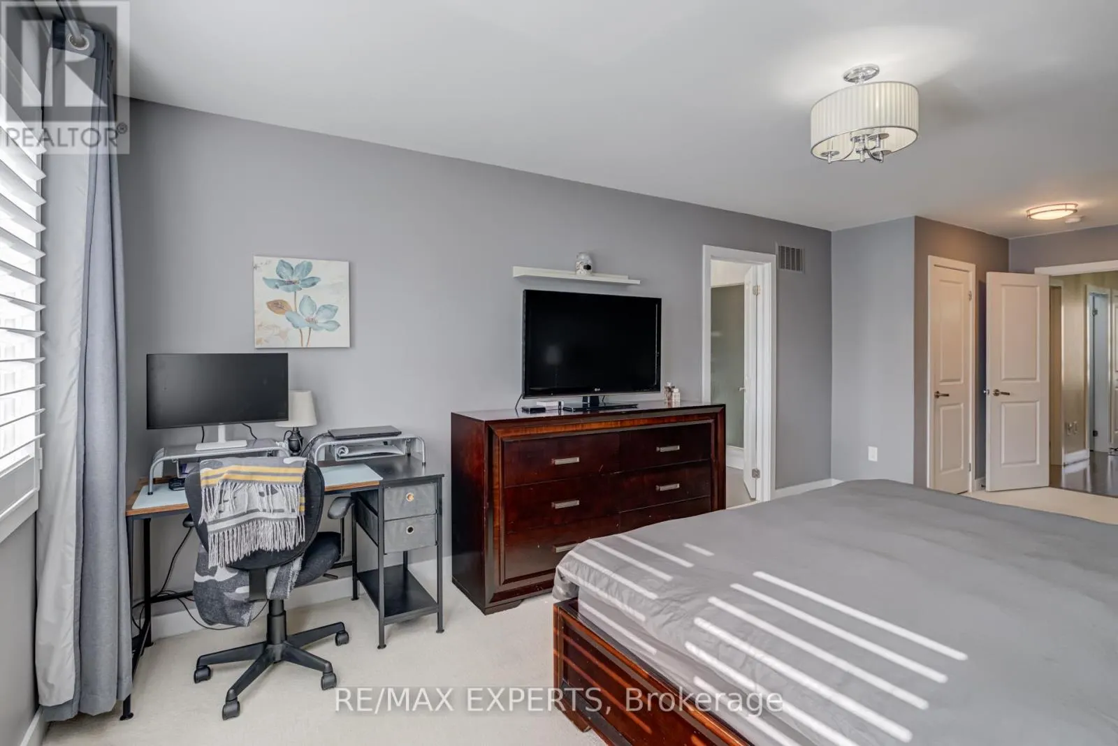 10 HELLIWELL CRESCENT