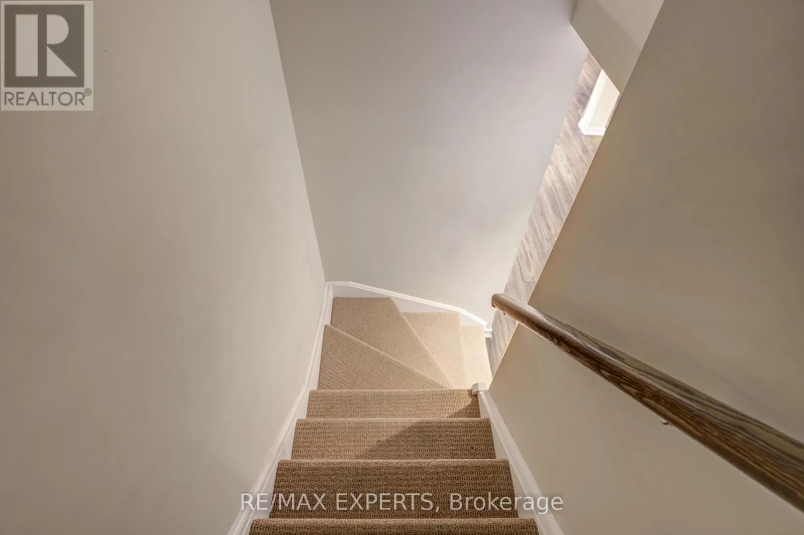 10 HELLIWELL CRESCENT