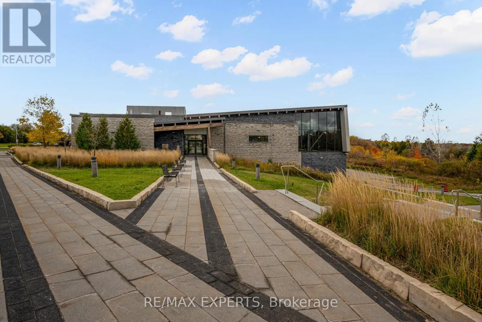 10 HELLIWELL CRESCENT