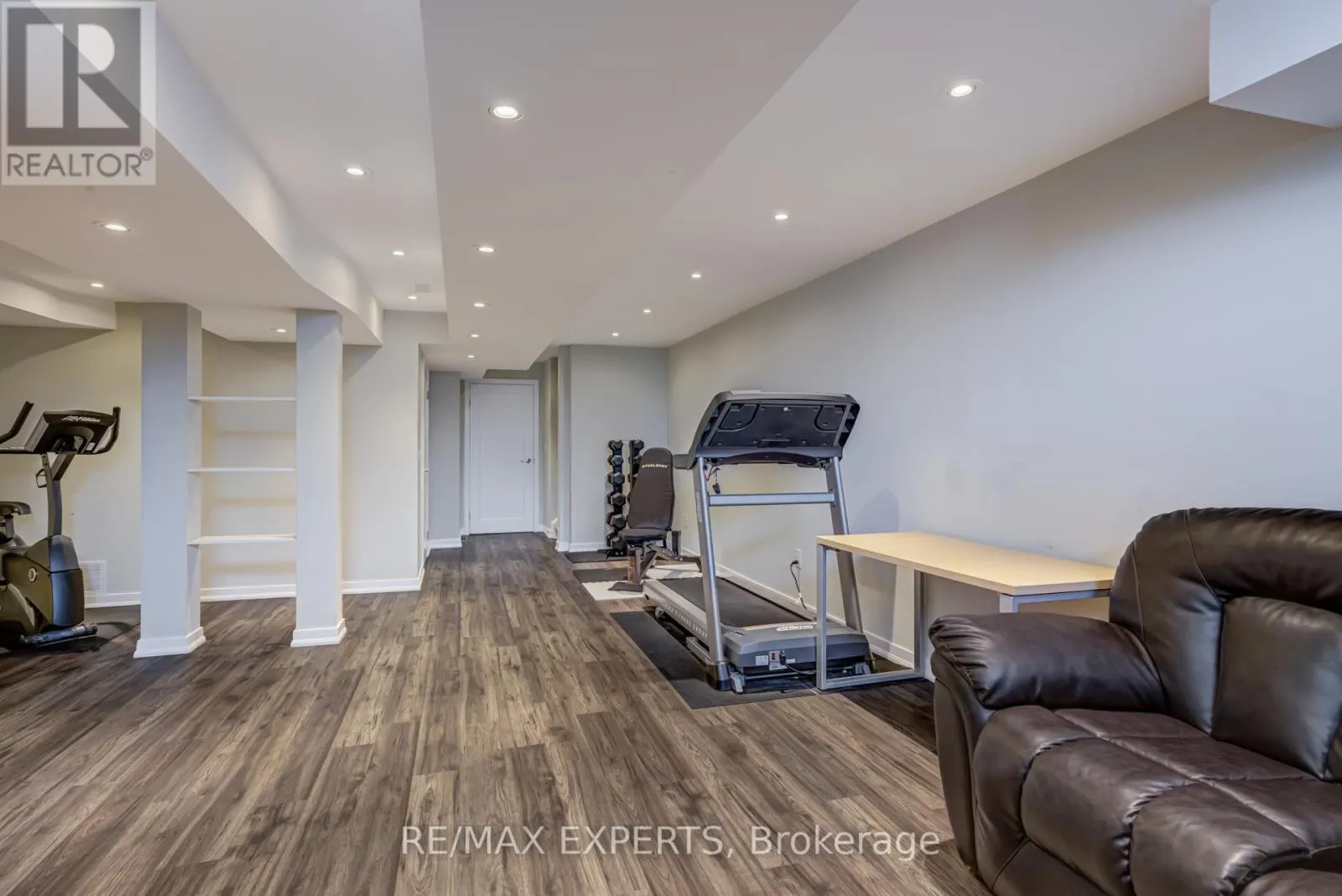 10 HELLIWELL CRESCENT