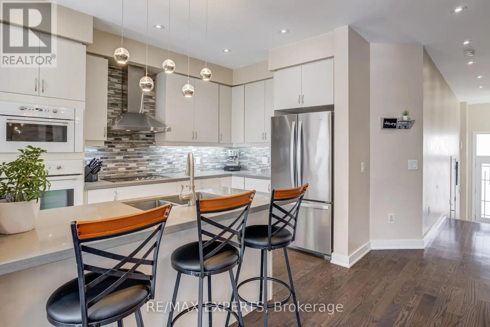 10 HELLIWELL CRESCENT