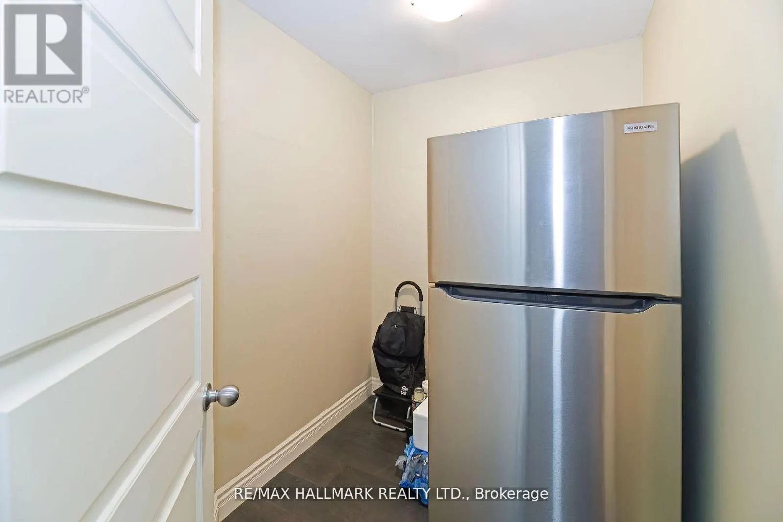 105 - 333 CLARK AVENUE