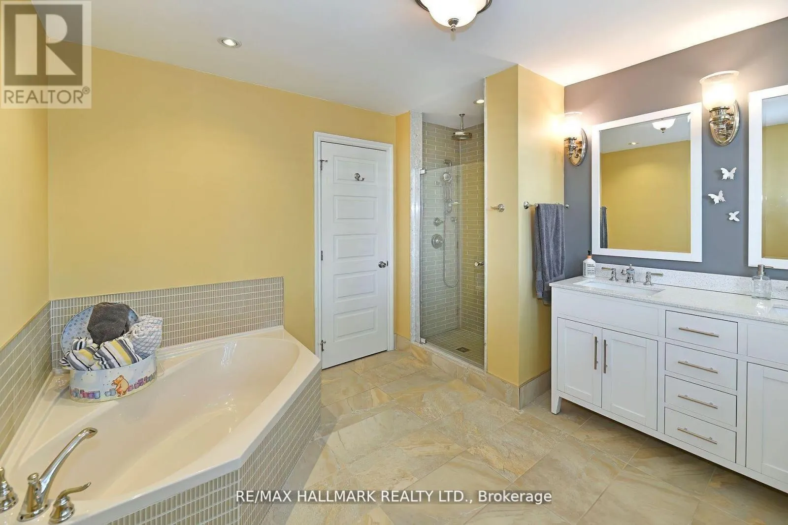 105 - 333 CLARK AVENUE