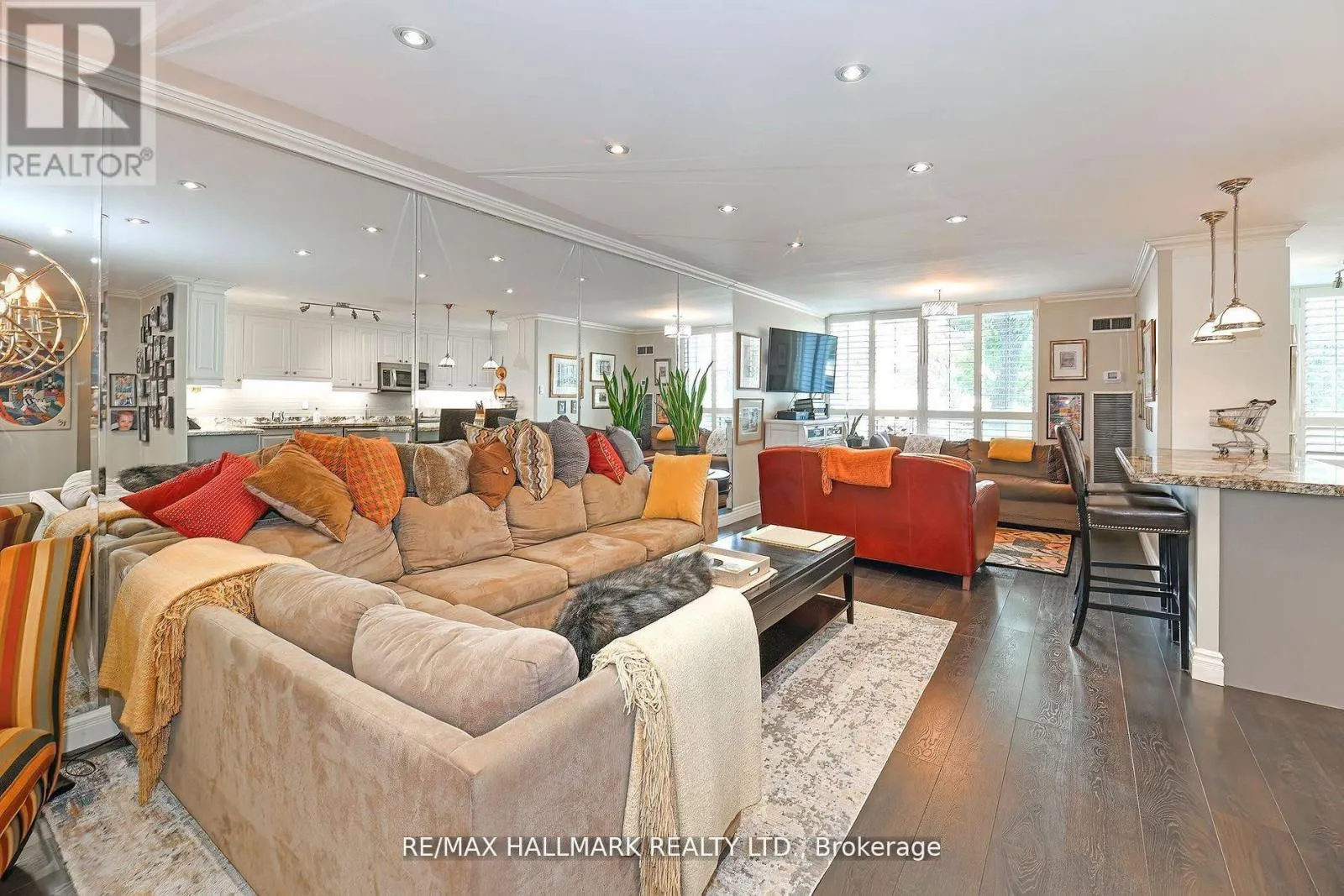 105 - 333 CLARK AVENUE