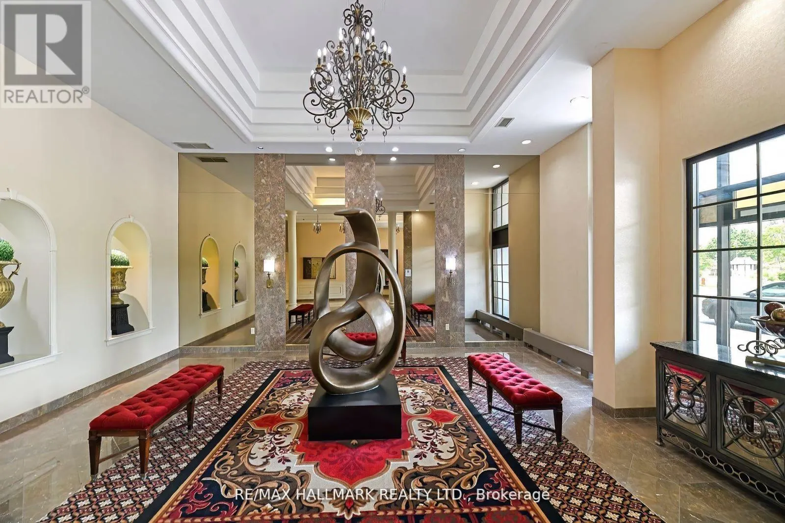 105 - 333 CLARK AVENUE