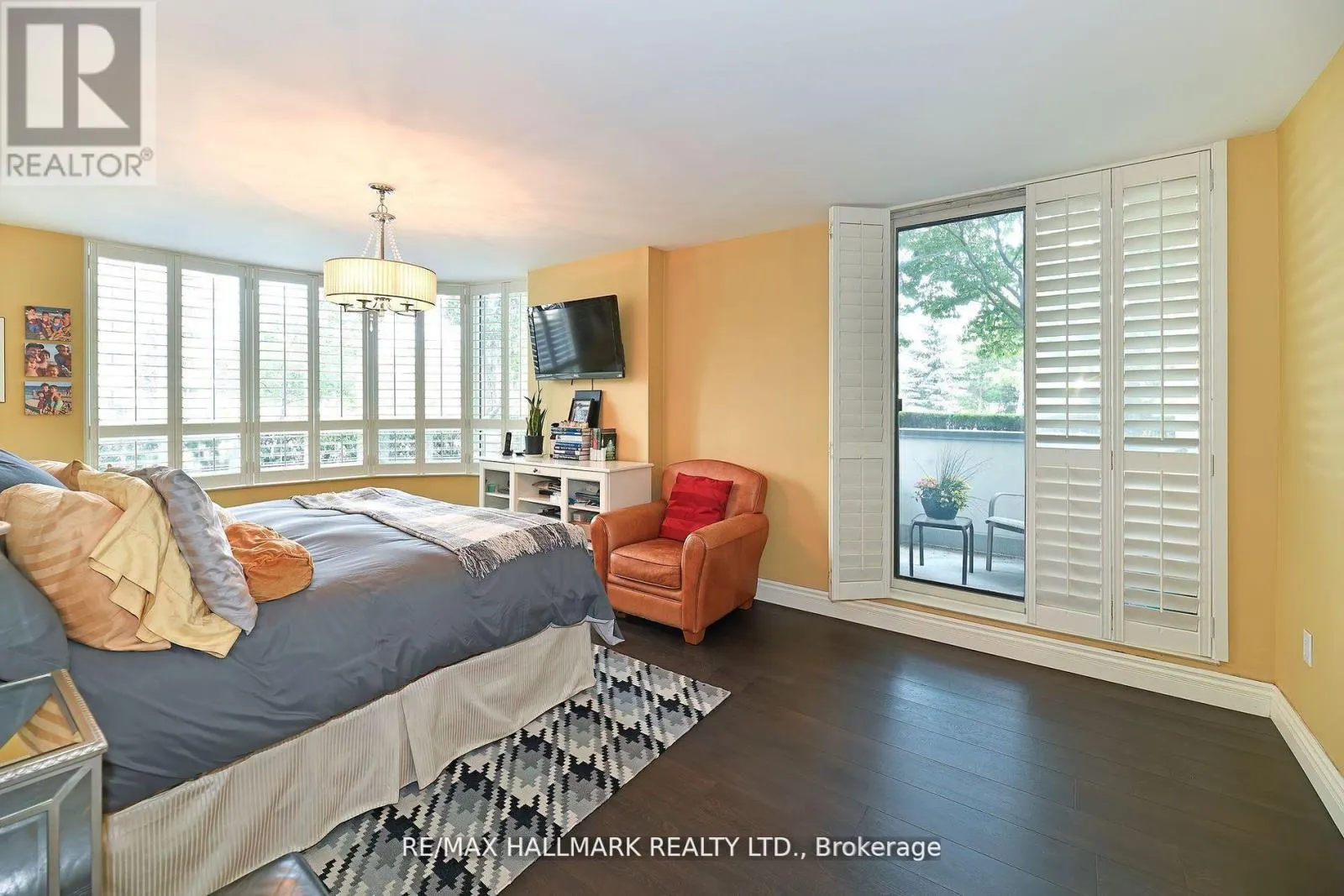 105 - 333 CLARK AVENUE