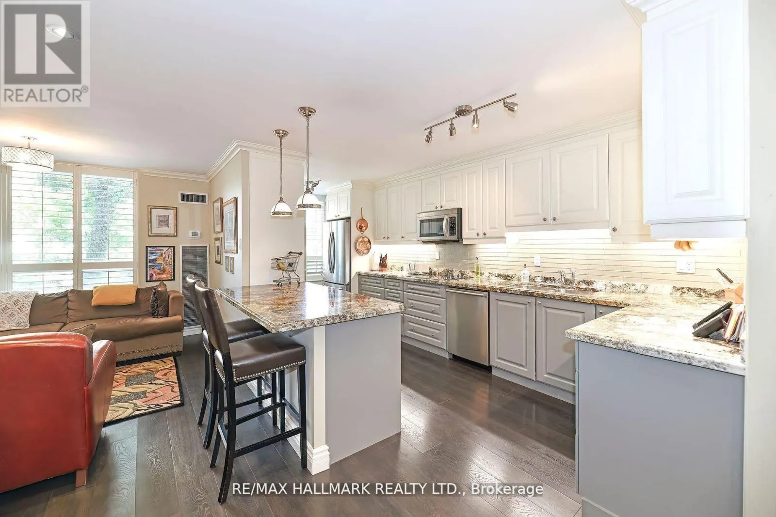 105 - 333 CLARK AVENUE