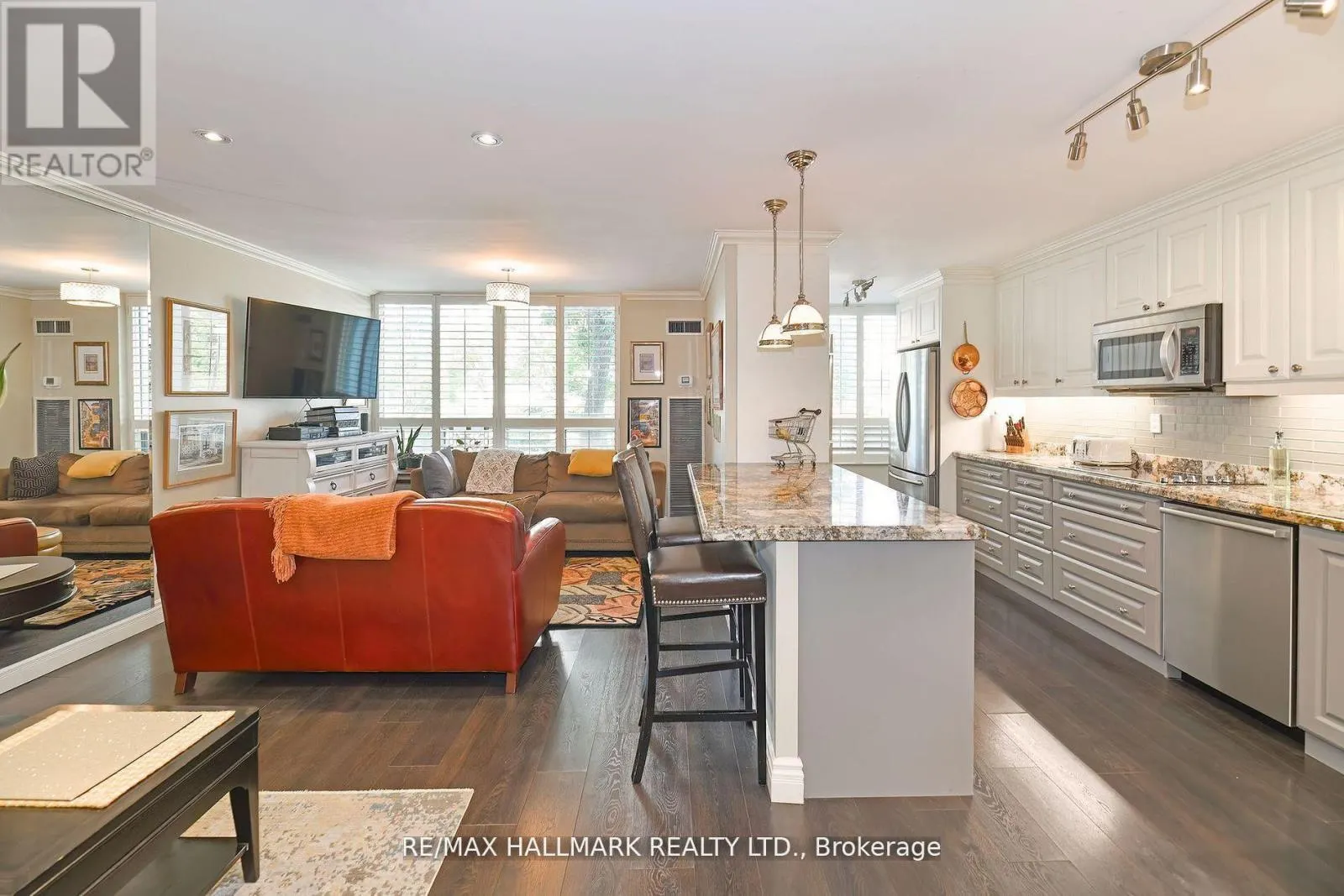 105 - 333 CLARK AVENUE