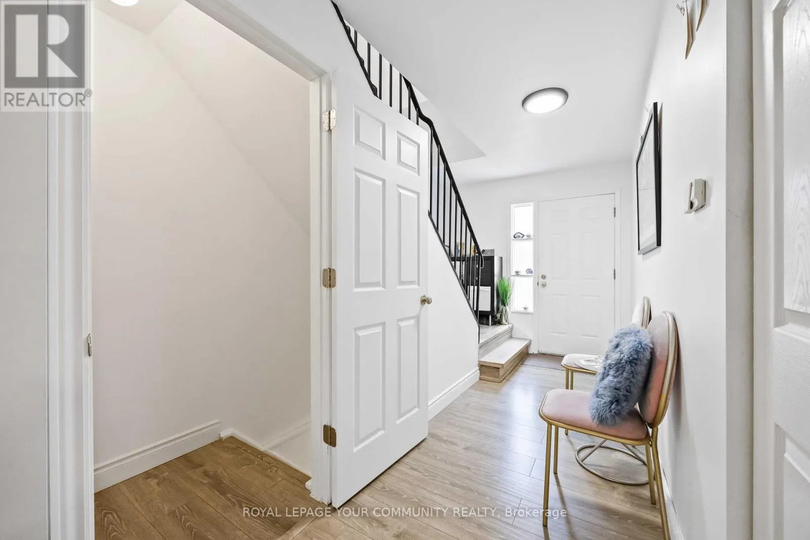 22 PORTERFIELD CRESCENT