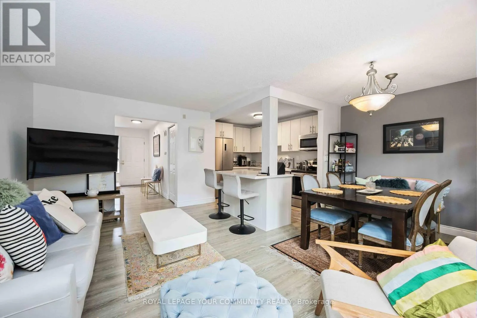 22 PORTERFIELD CRESCENT