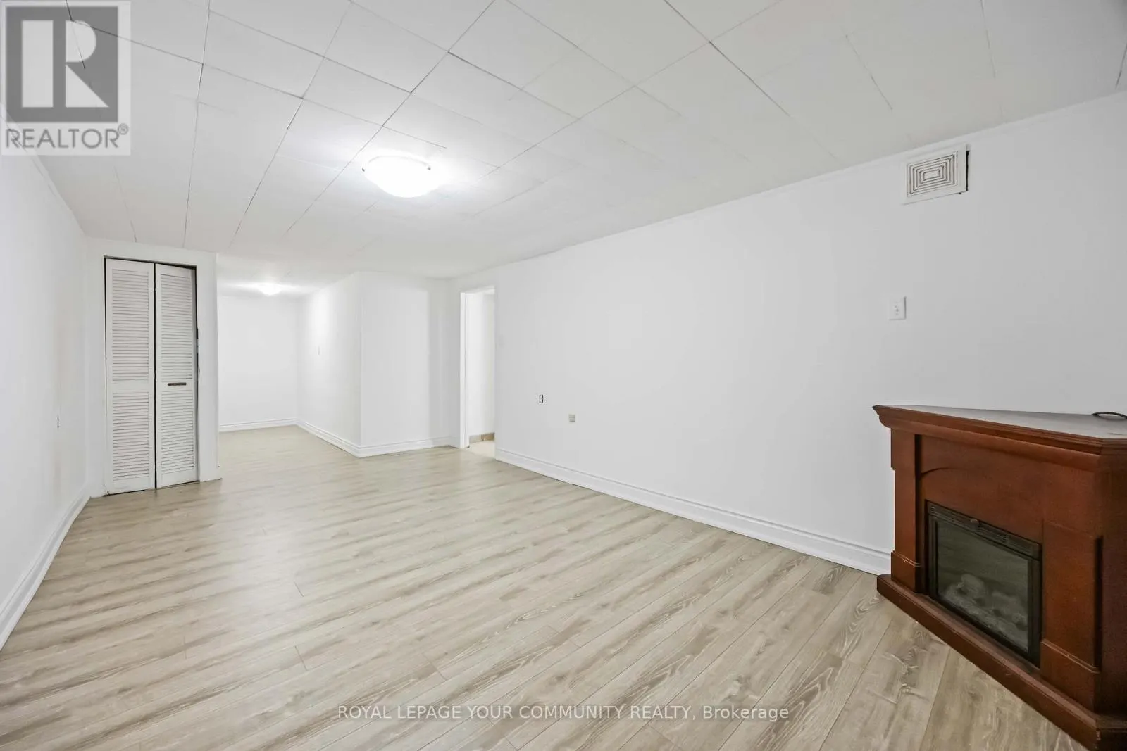 22 PORTERFIELD CRESCENT